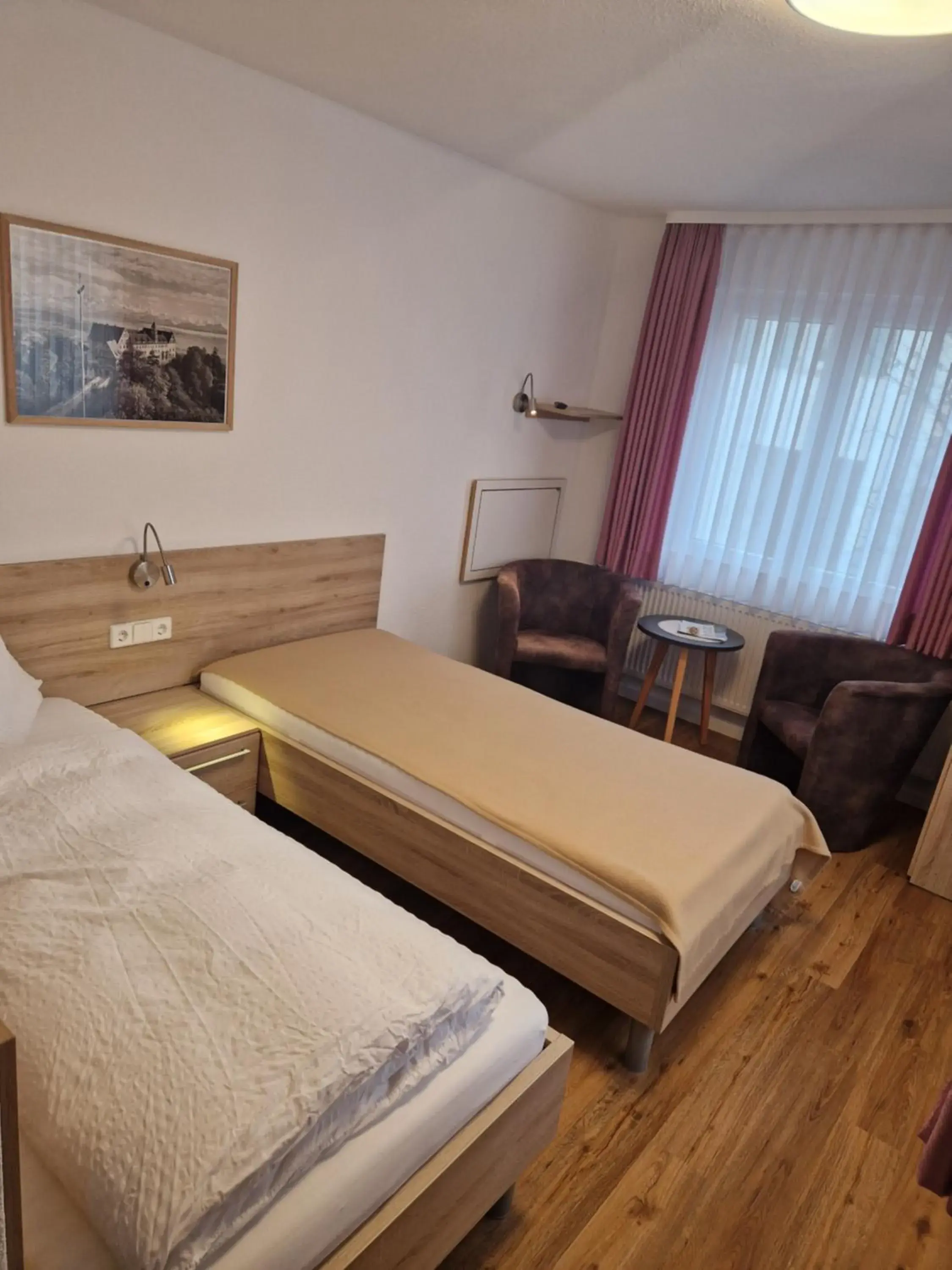 Budget Twin Room - single occupancy in Gasthof Hosbein Budget Twin Room - single occupancy in Gasthof Hosbein
