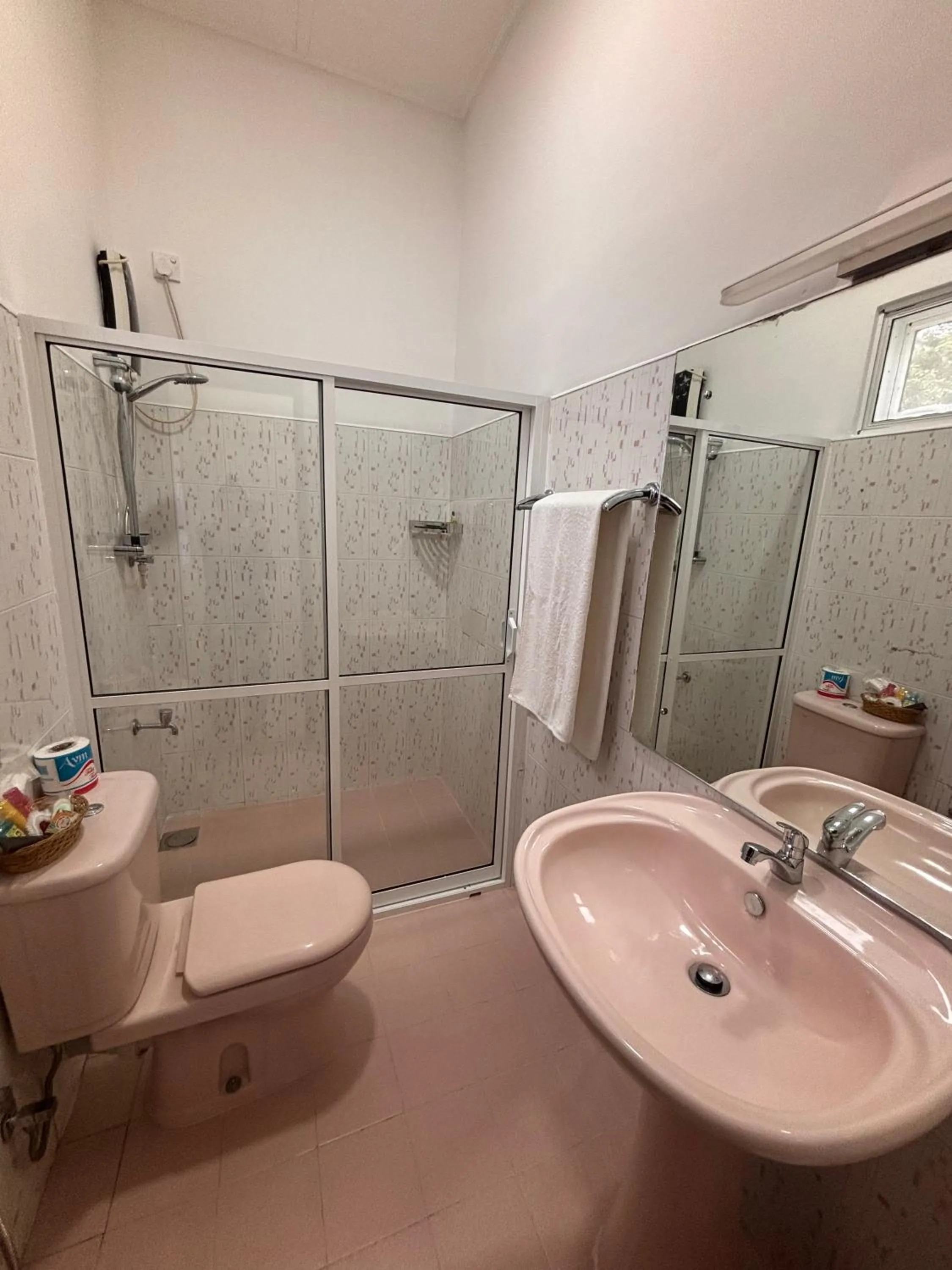Shower in The Villa Angeline