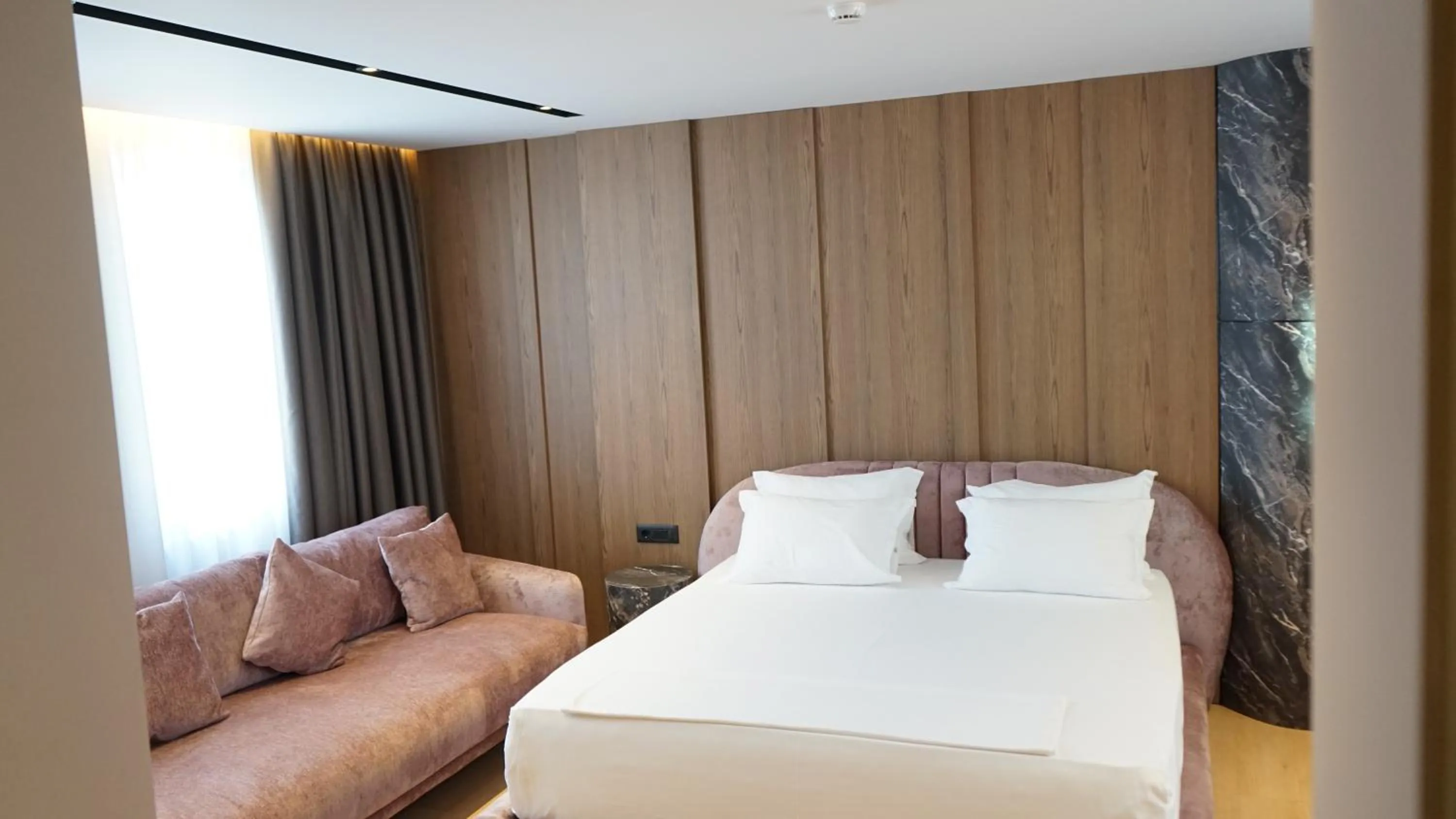 Property building, Bed in Arbnor Boutique Hotel