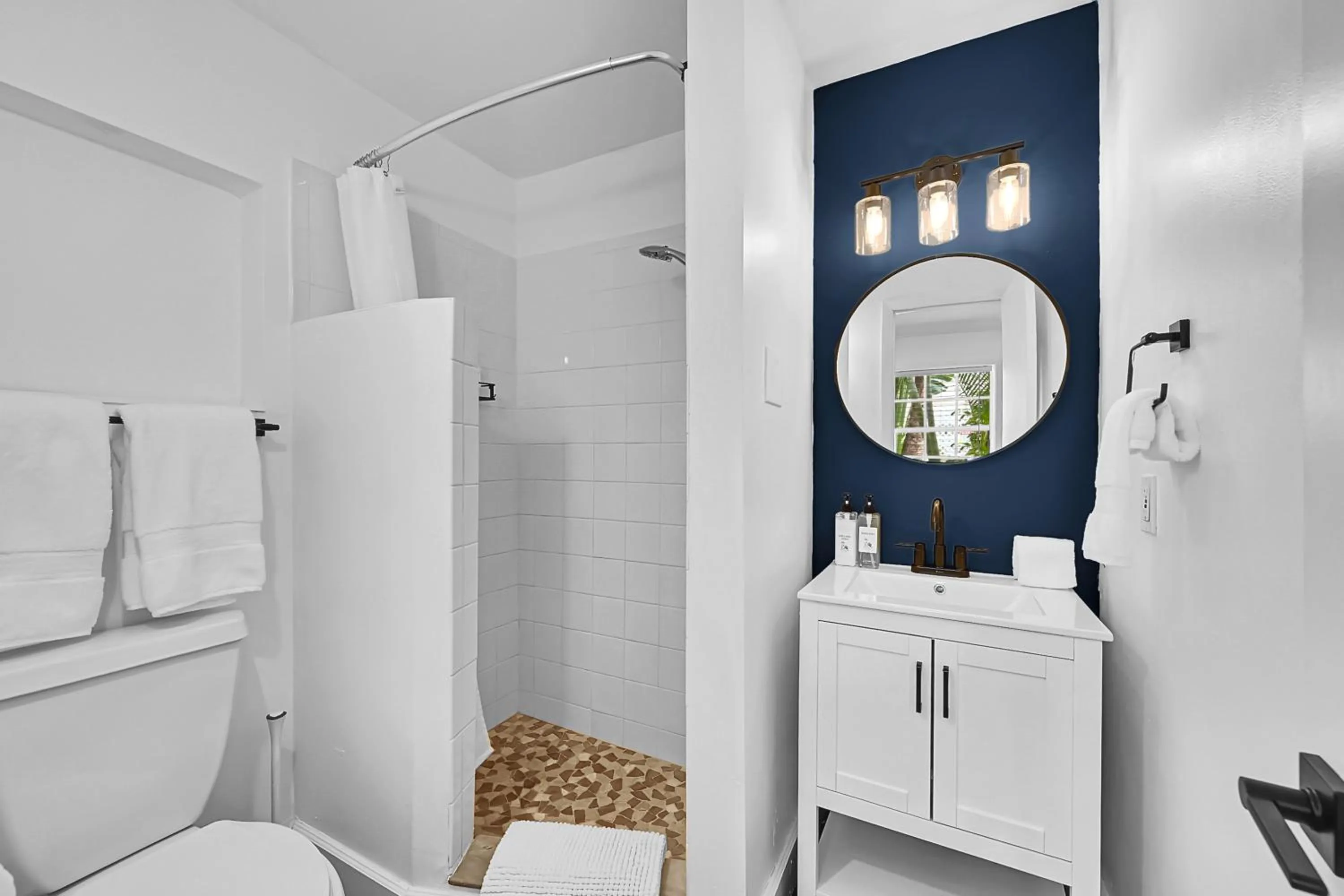 Shower in Inn On The Drive