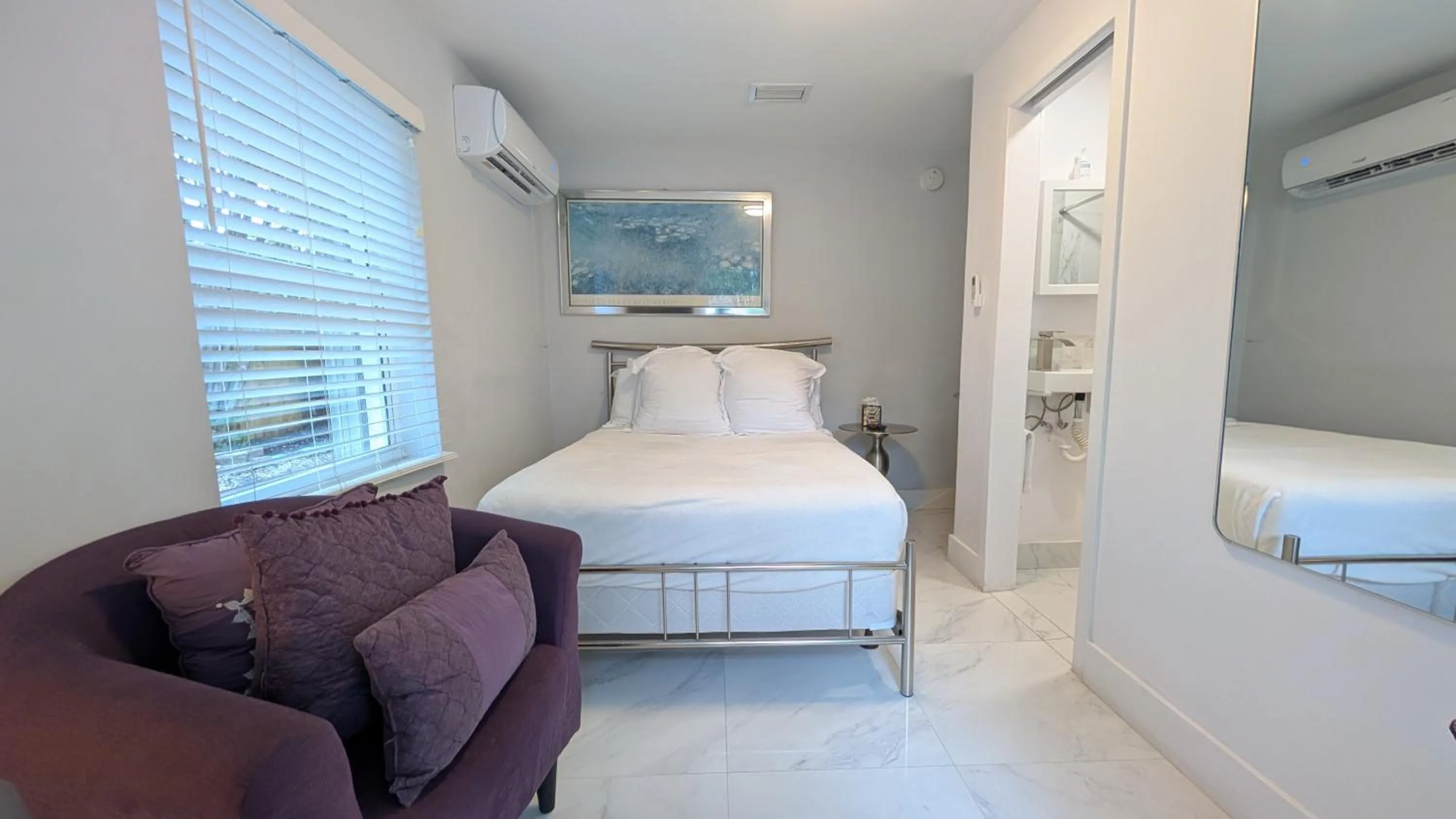 Bed in Inn On The Drive