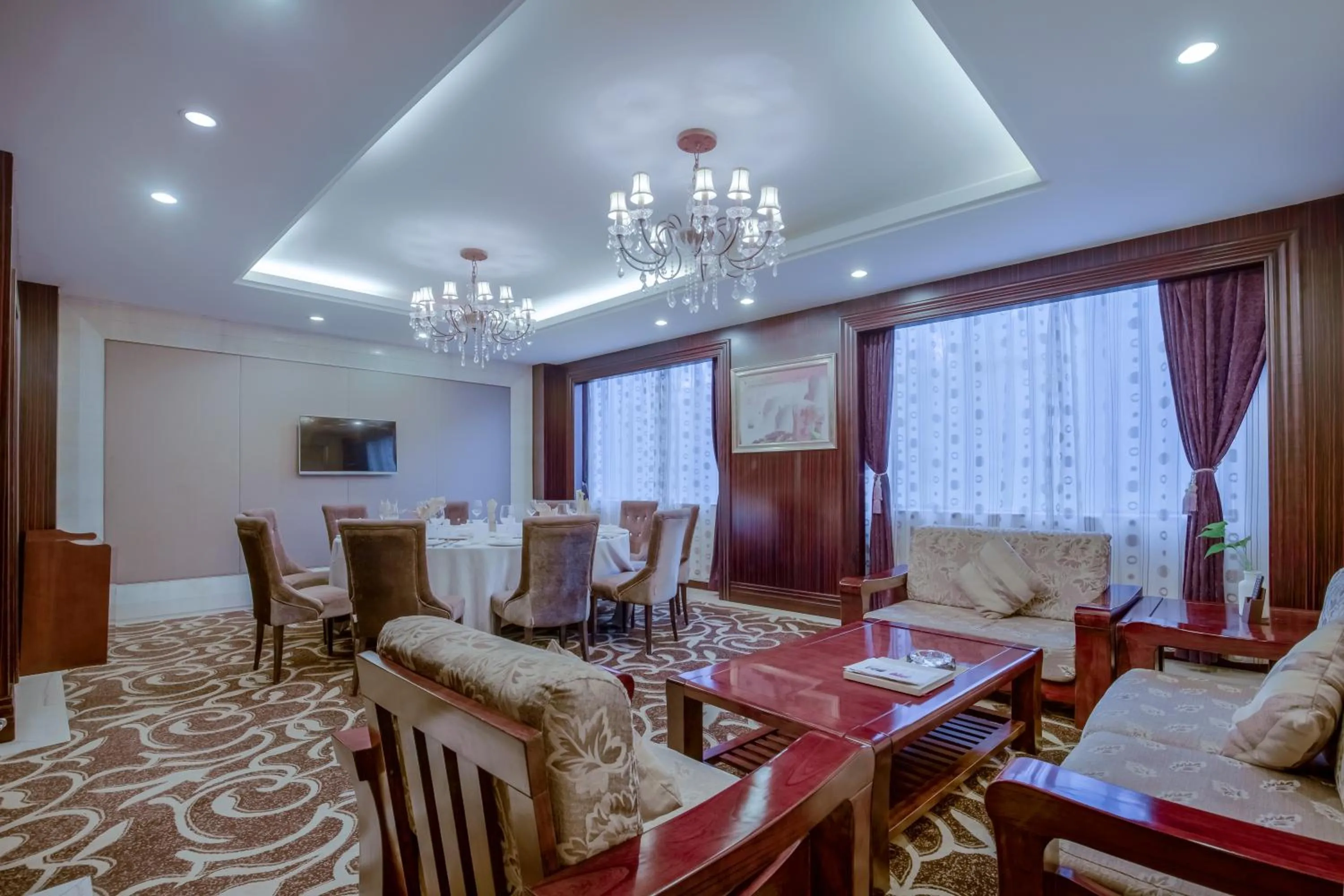 Communal lounge/ TV room in Zhangjiajie International Hotel