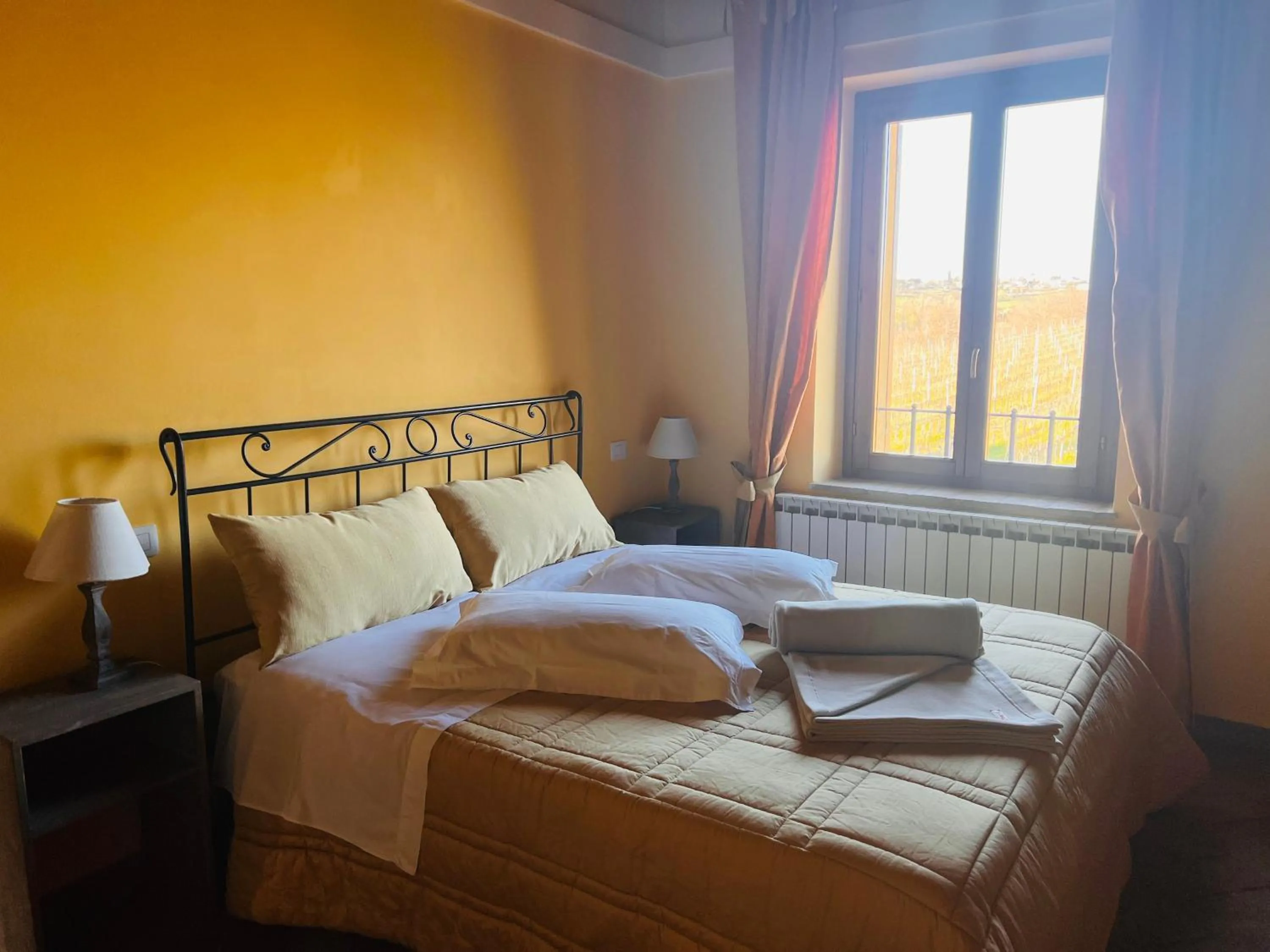 Bedroom, Bed in Agriturismo Il Divin Casale