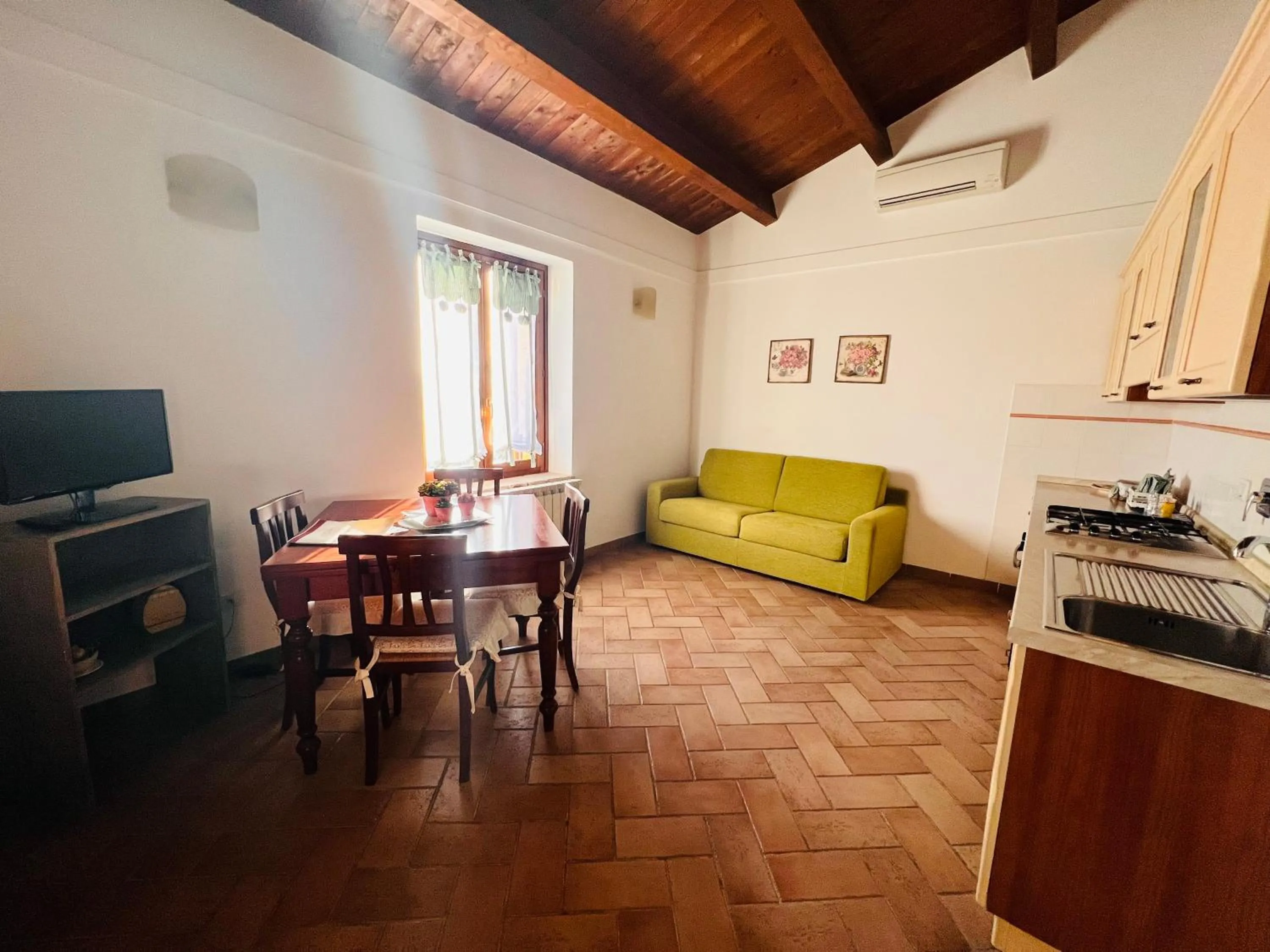 Kitchen or kitchenette in Agriturismo Il Divin Casale