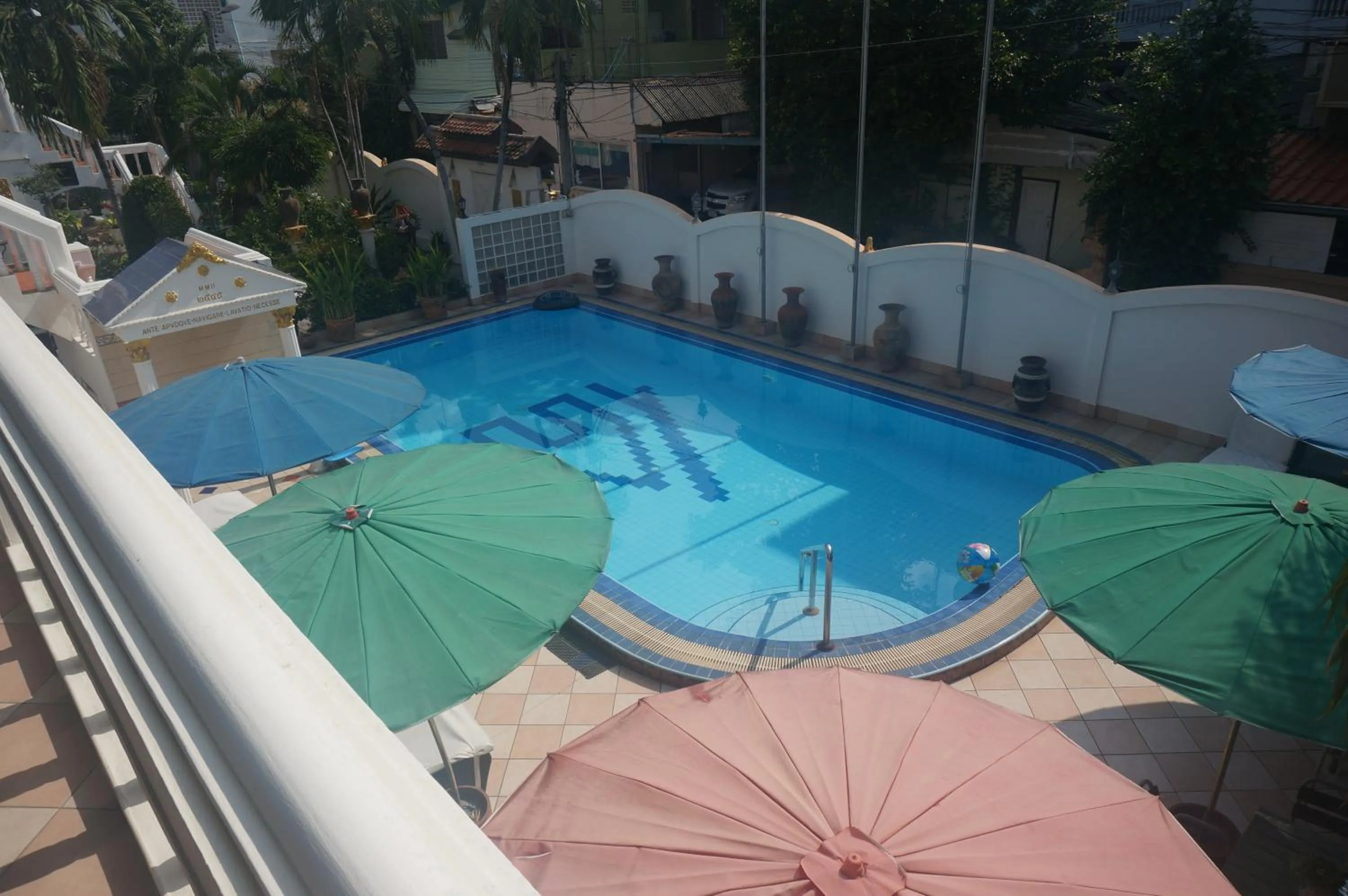 Swimming pool in Villa Oranje Pattaya