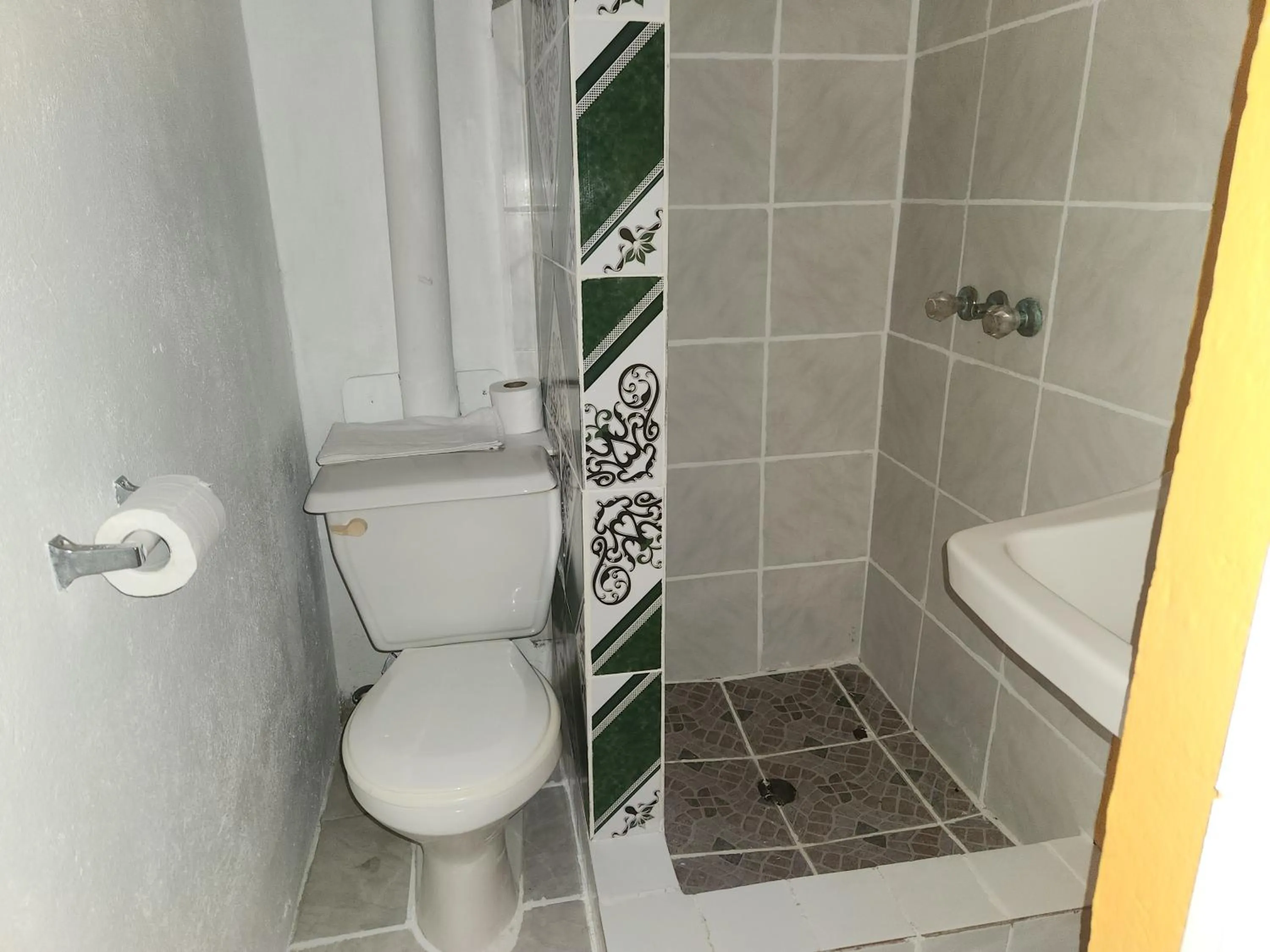 EL REY Hotel & Restaurant