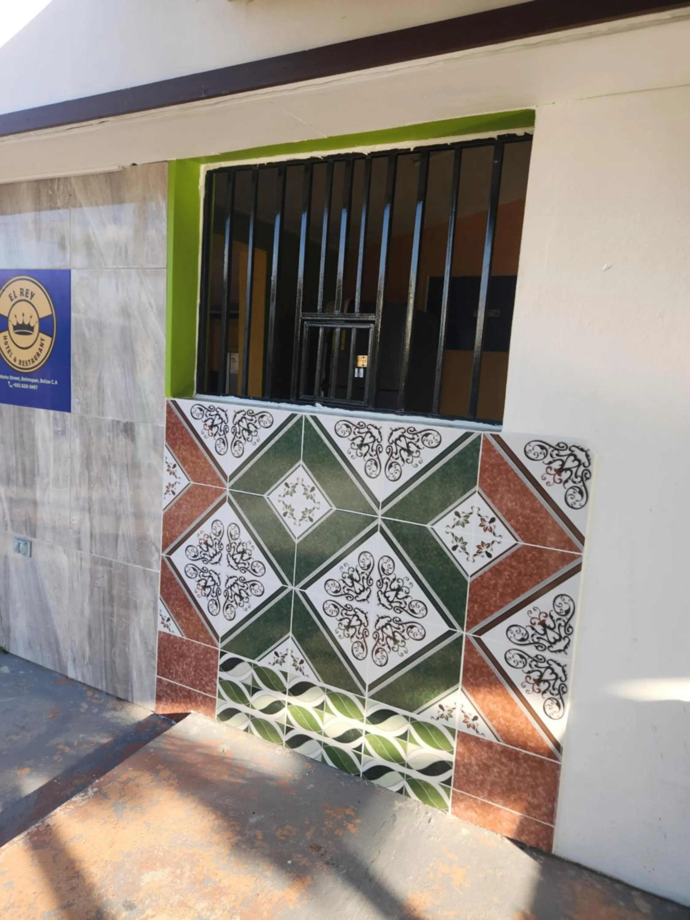 Restaurant/places to eat in EL REY Hotel & Restaurant