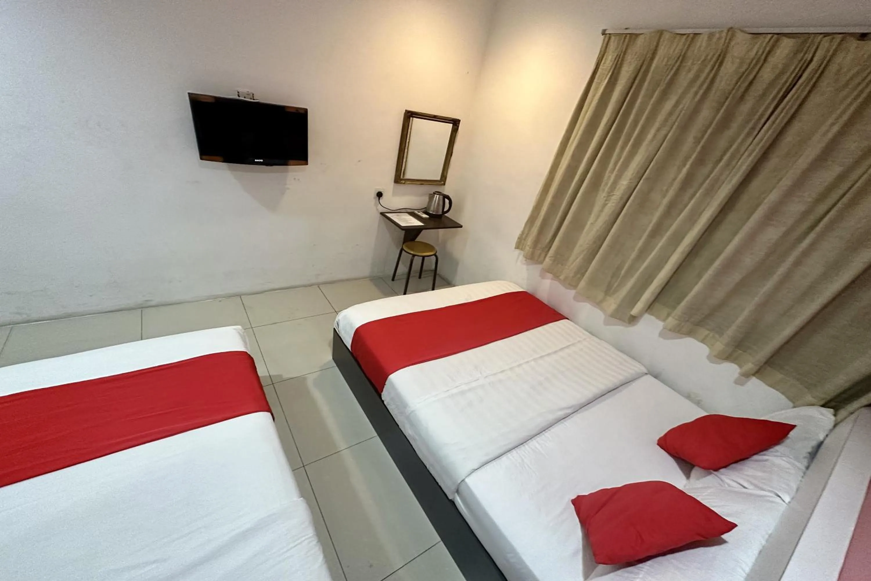 Bedroom, Bed in Cahaya Midah - BilikXpert