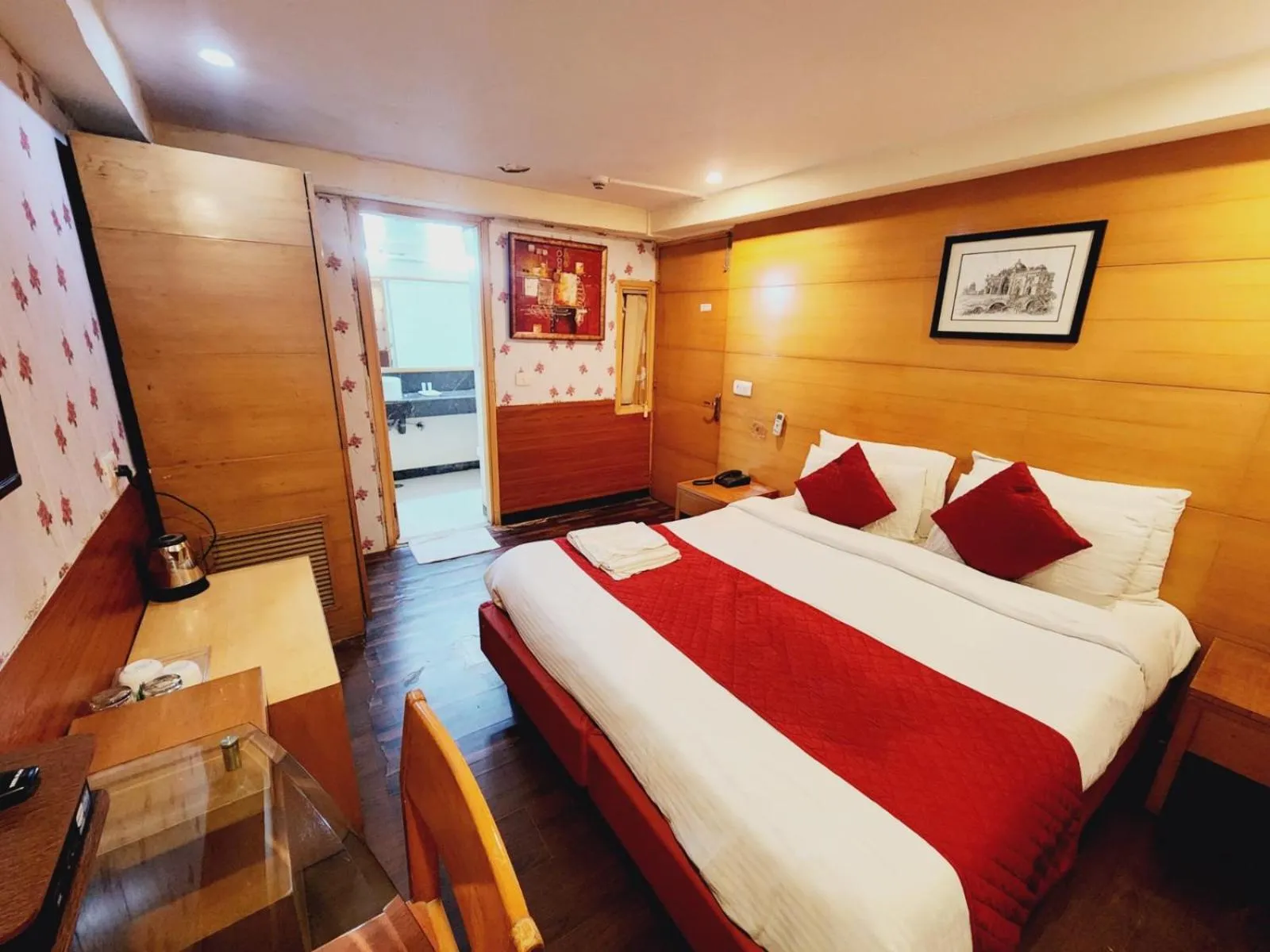 Bedroom, Bed in Hotels Daffodils Connaught Place