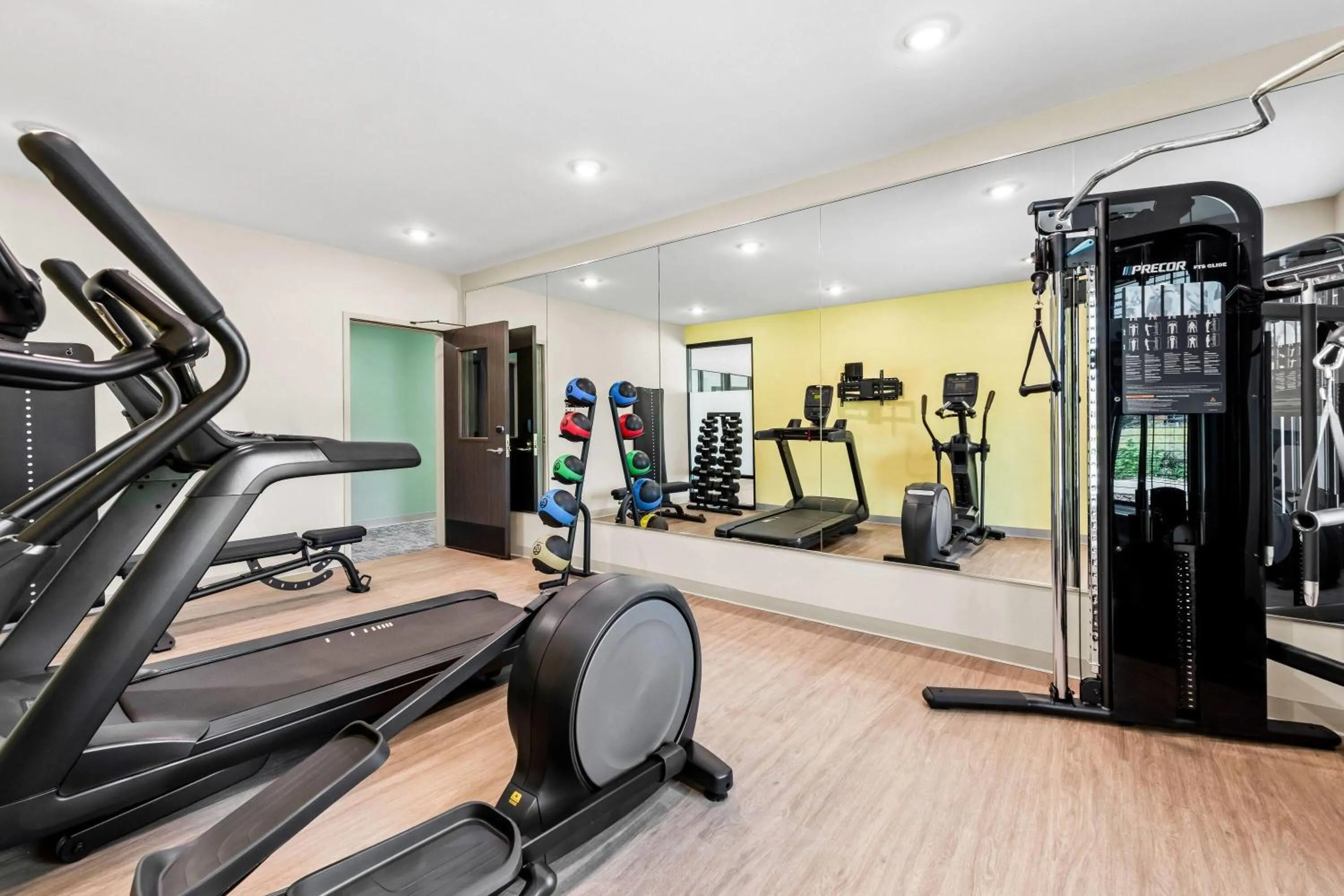Fitness centre/facilities in ECHO Suites Extended Stay by Wyndham Reno