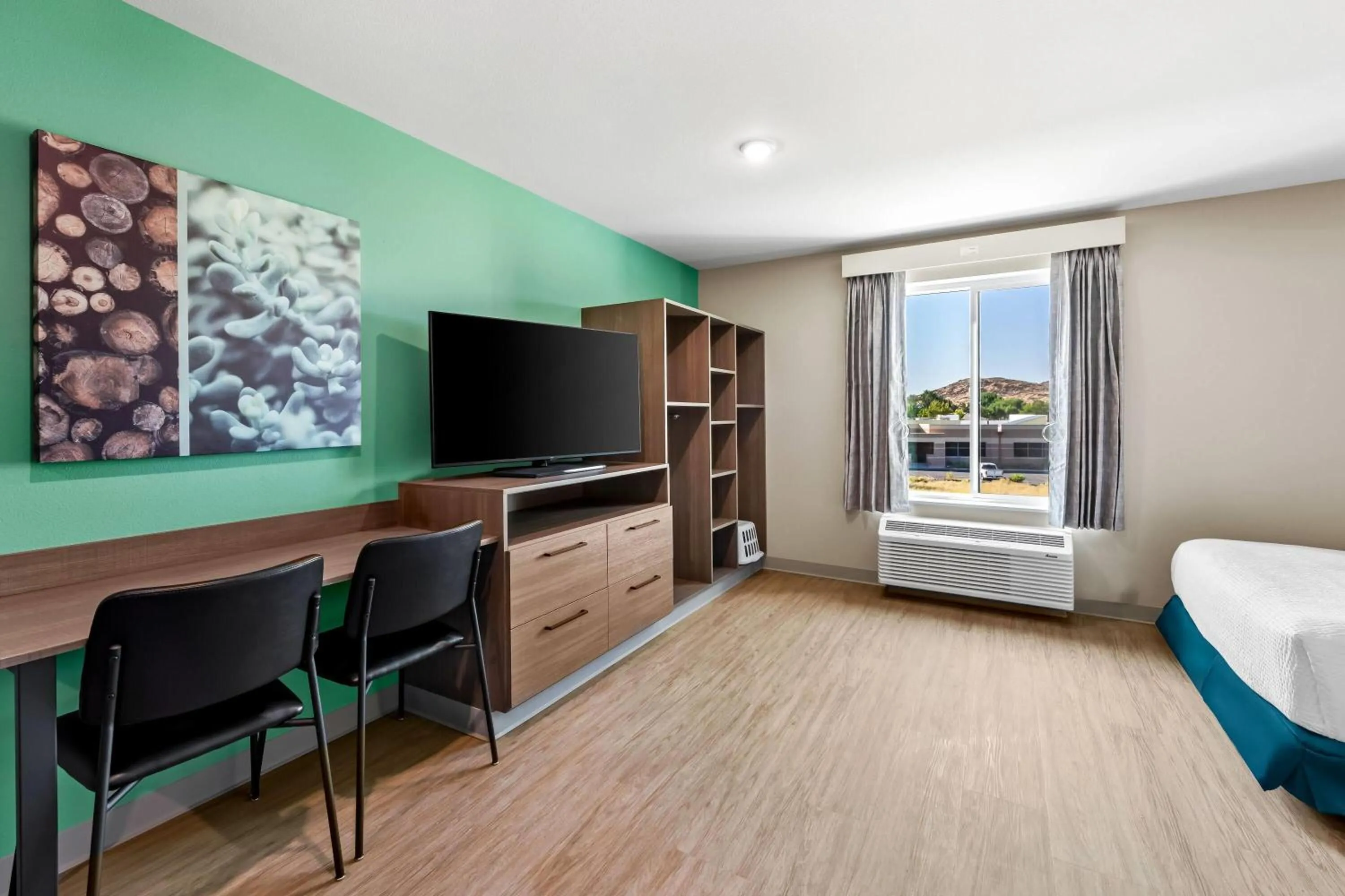 Bed in ECHO Suites Extended Stay by Wyndham Reno