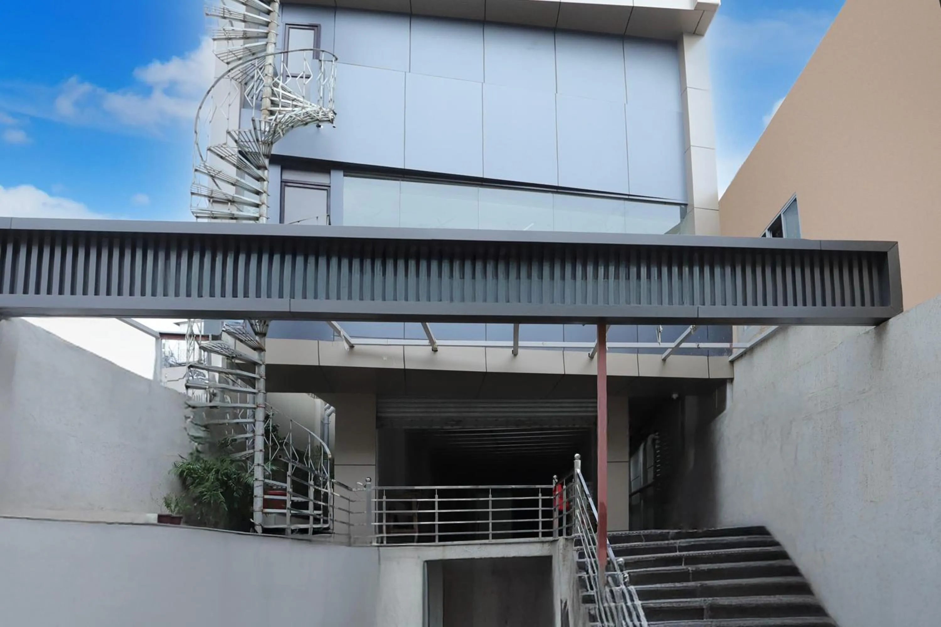Facade/entrance in Super Townhouse Rauniyar City Centre Ratu Road