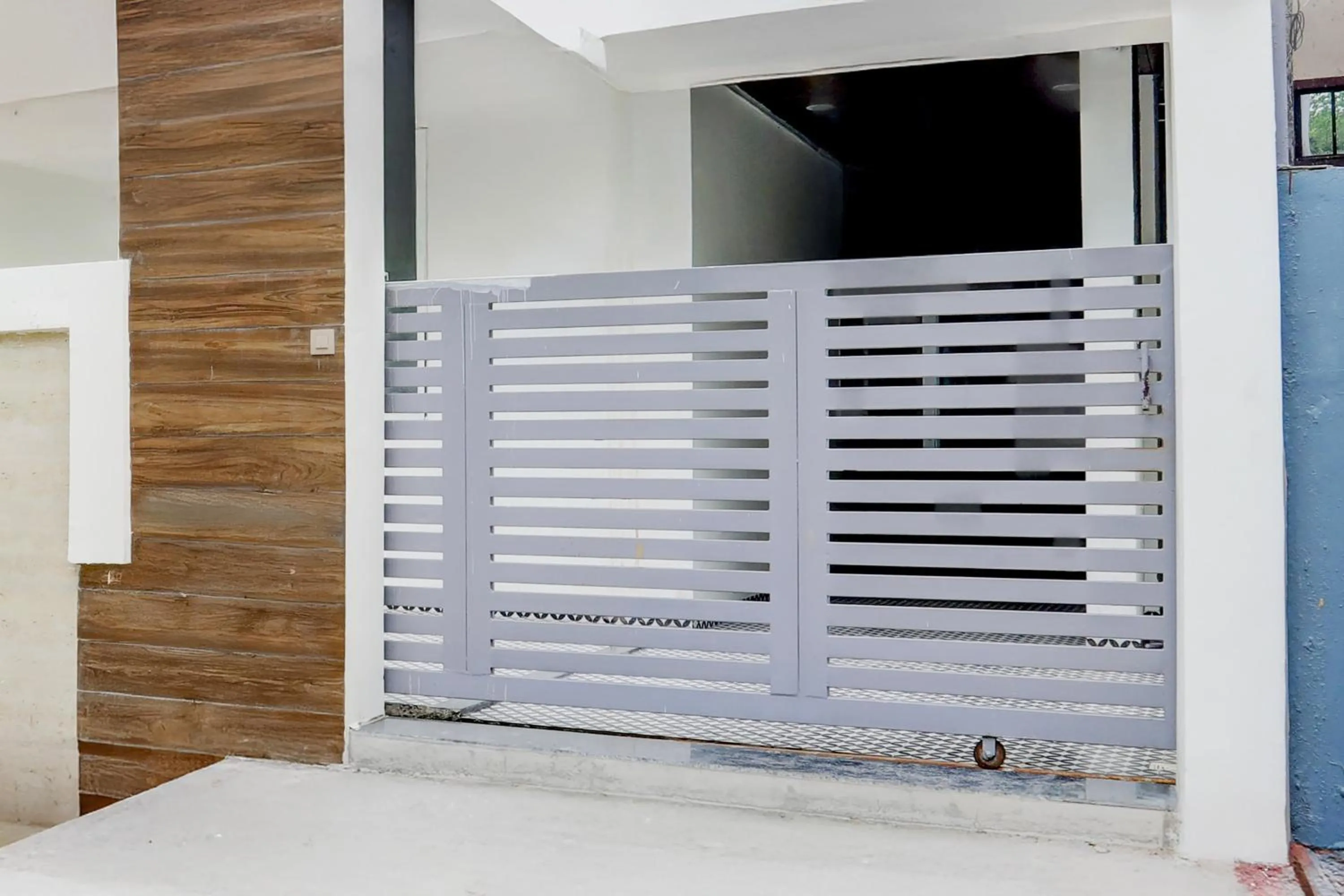 Facade/entrance in Super Townhouse DAVV University Indore Formerly Indrapuri