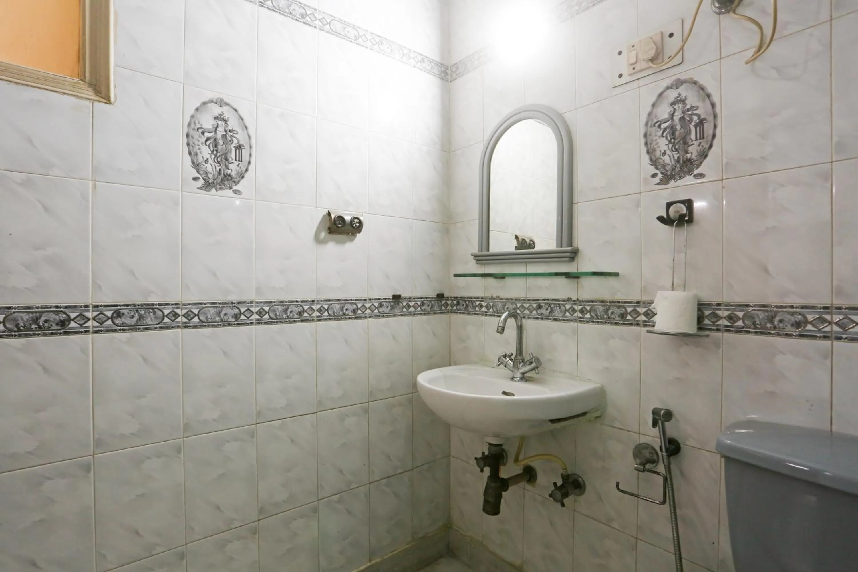 Shower in Swastik residency Paschim Vihar by twamev
