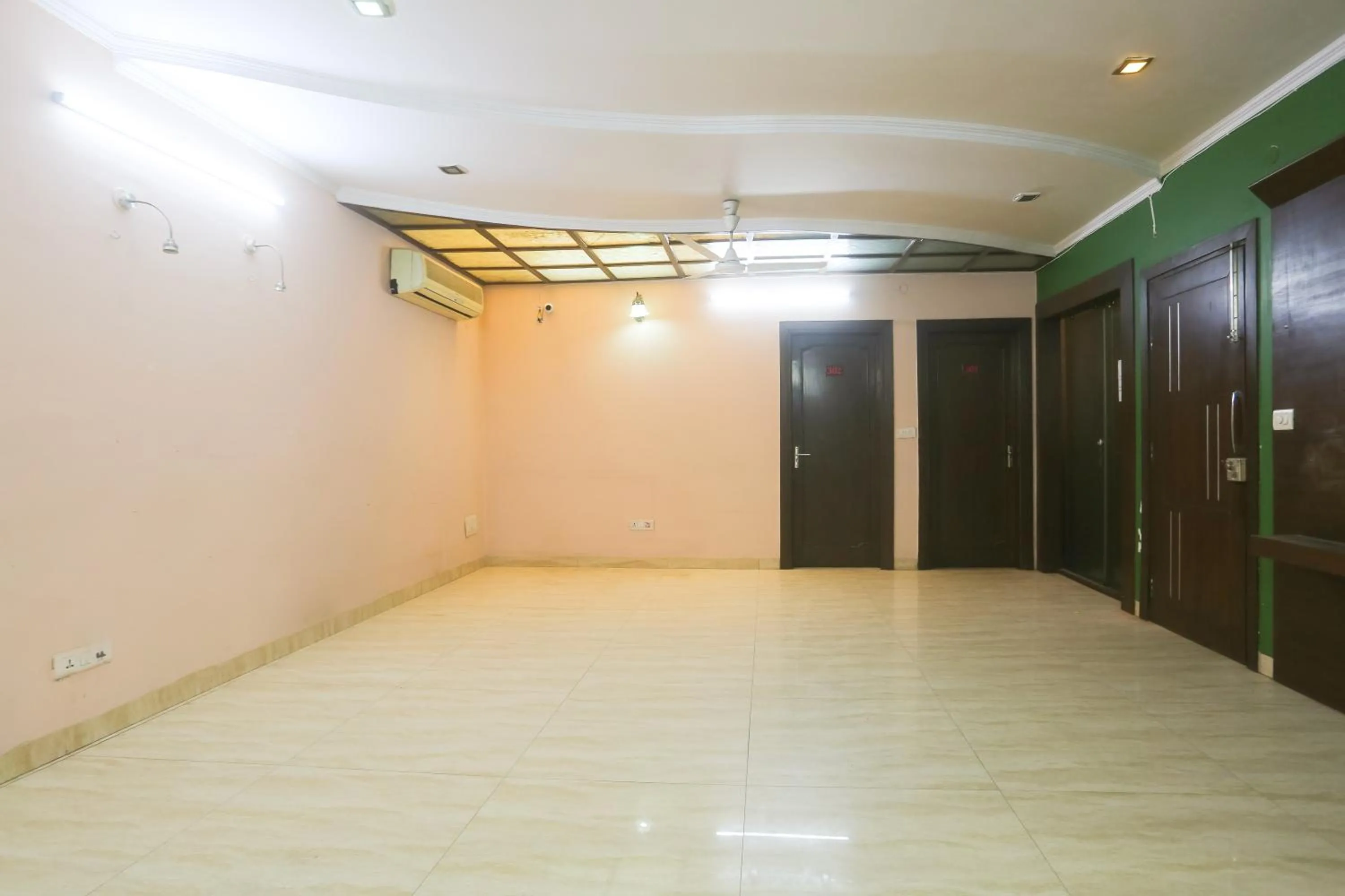 Meeting/conference room in Swastik residency Paschim Vihar by twamev