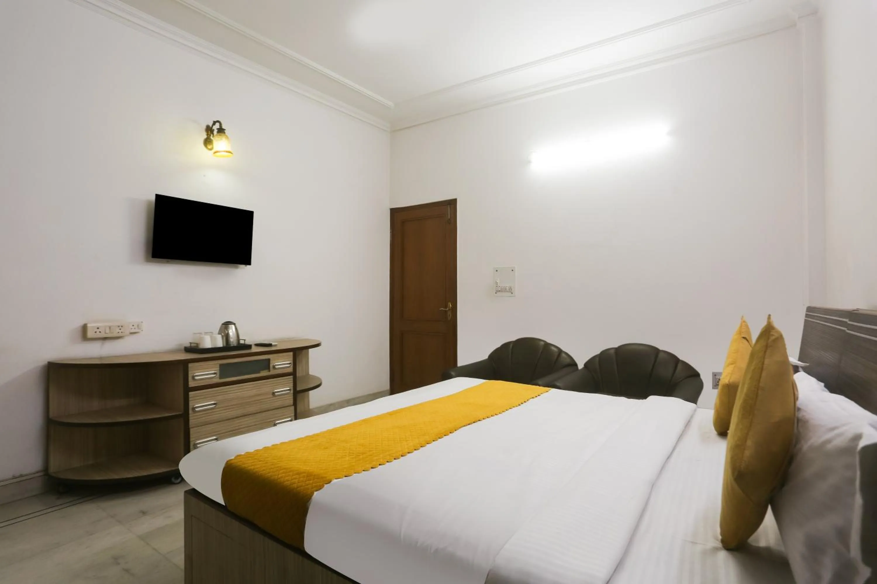 Bed in Swastik residency Paschim Vihar by twamev