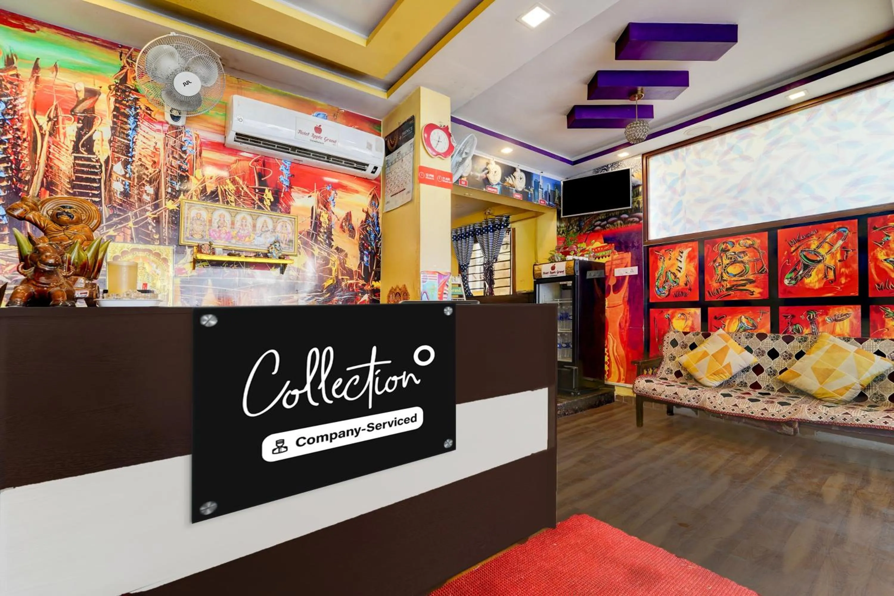 Lobby or reception in Super Collection O Omni Bus Terminal Gandhipuram Formerly Apple Grand