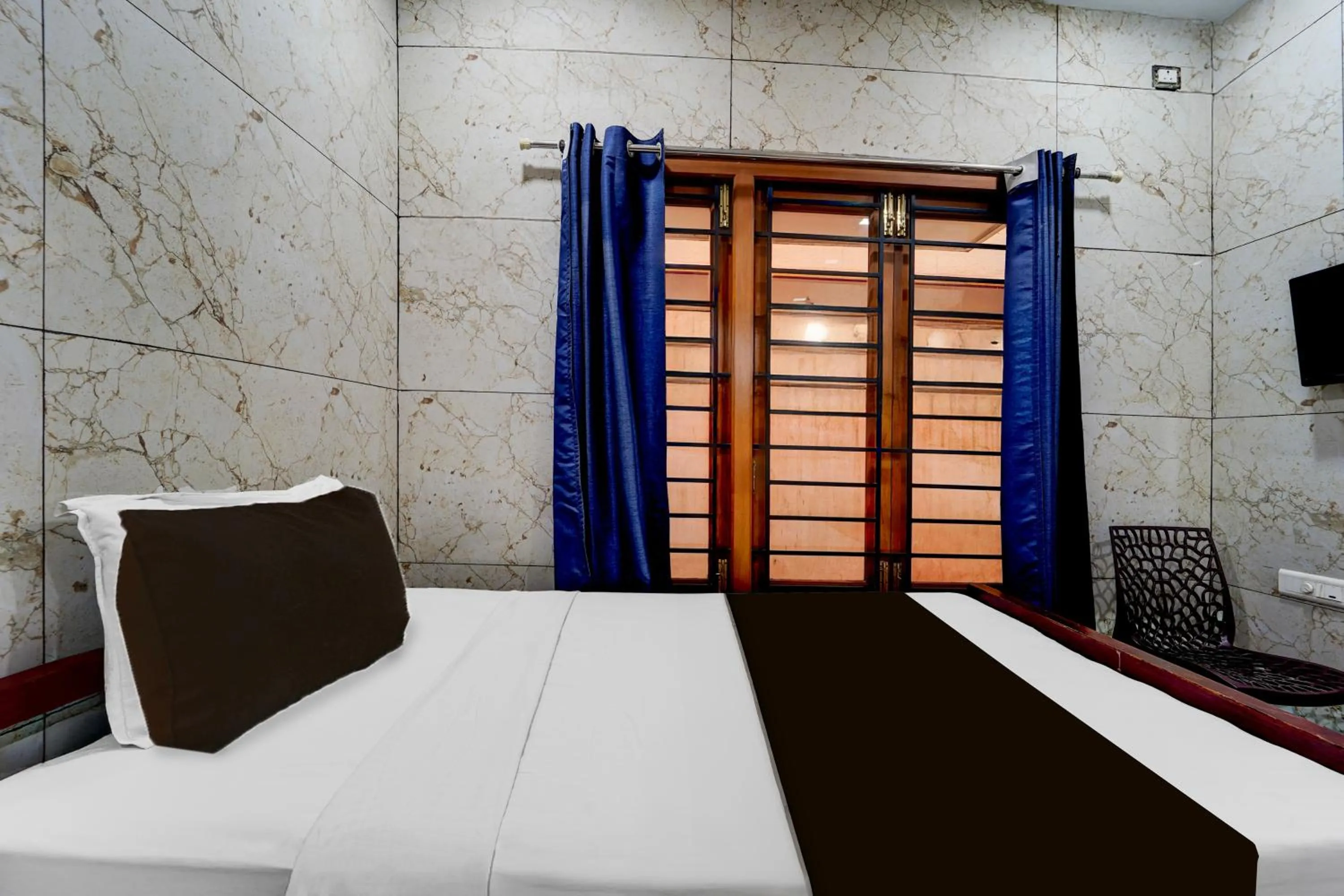 Bedroom, Bed in Super Collection O Omni Bus Terminal Gandhipuram Formerly Apple Grand