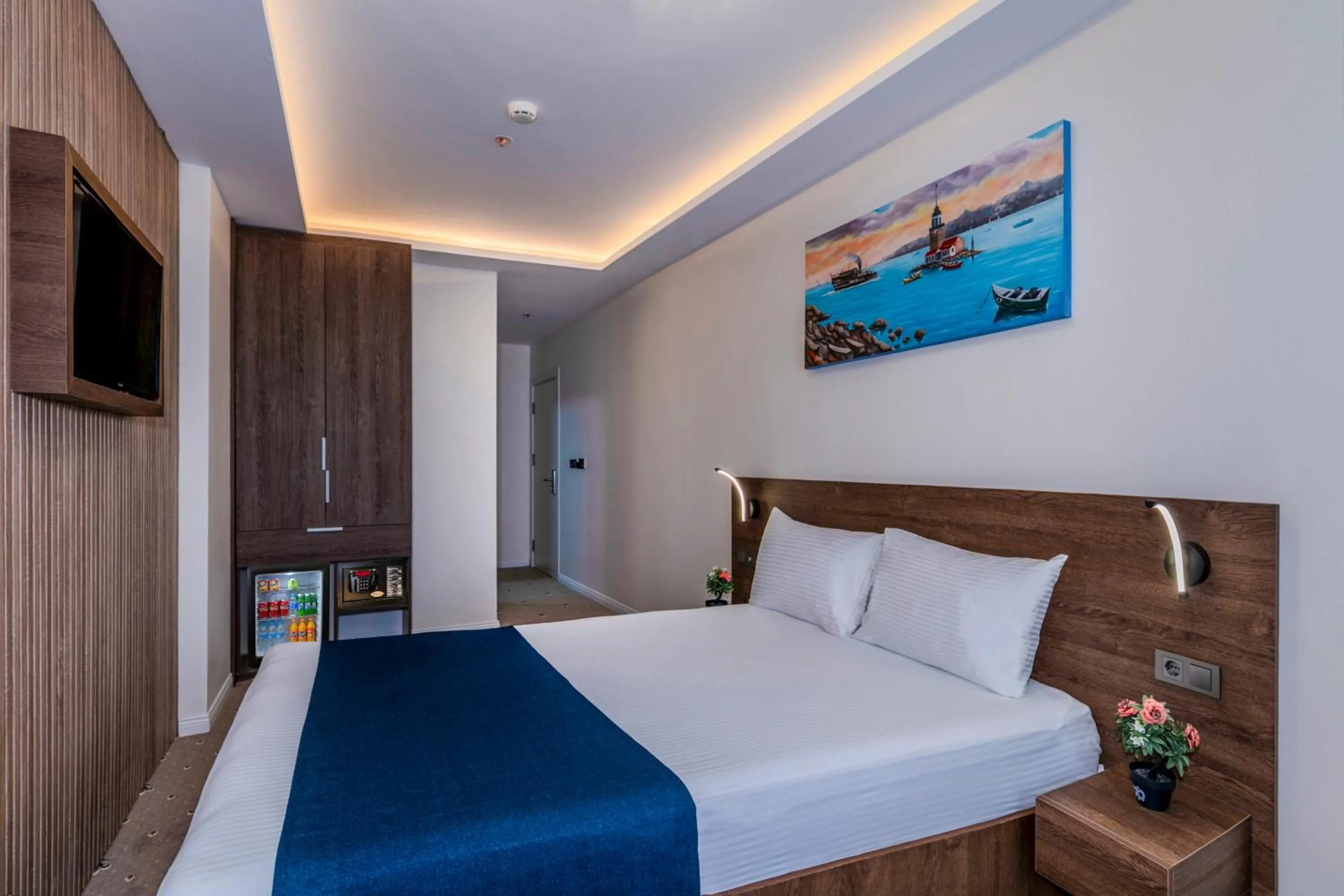 Bed in Airport Waves Hotel