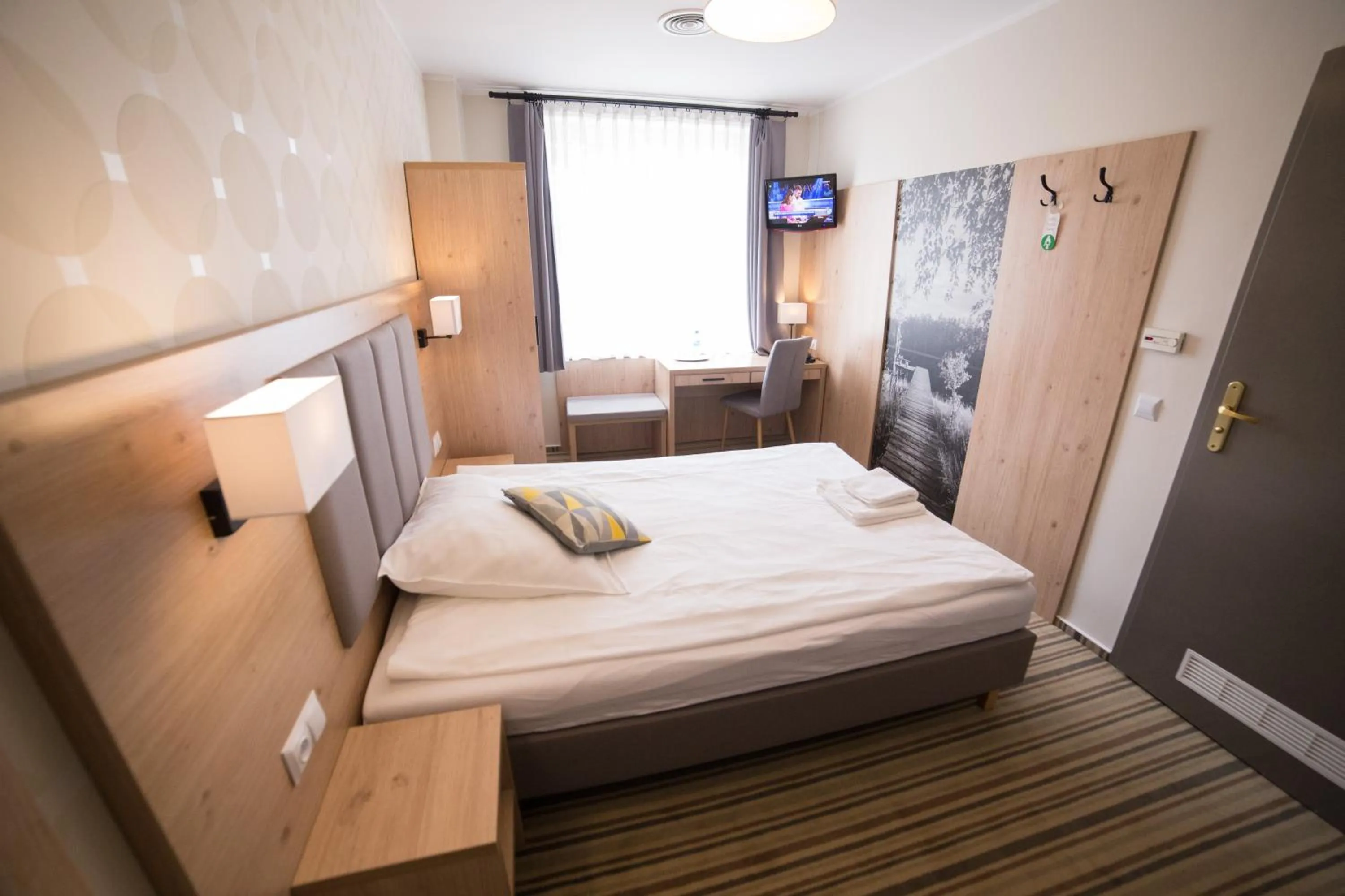 Shower, Bed in Hotel Ossowski