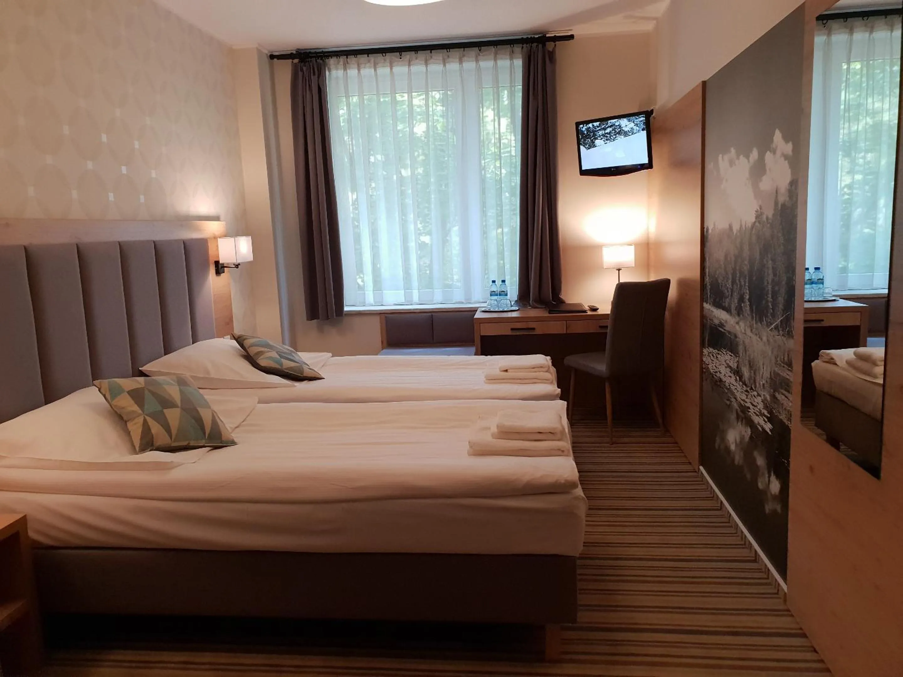 Shower, Bed in Hotel Ossowski