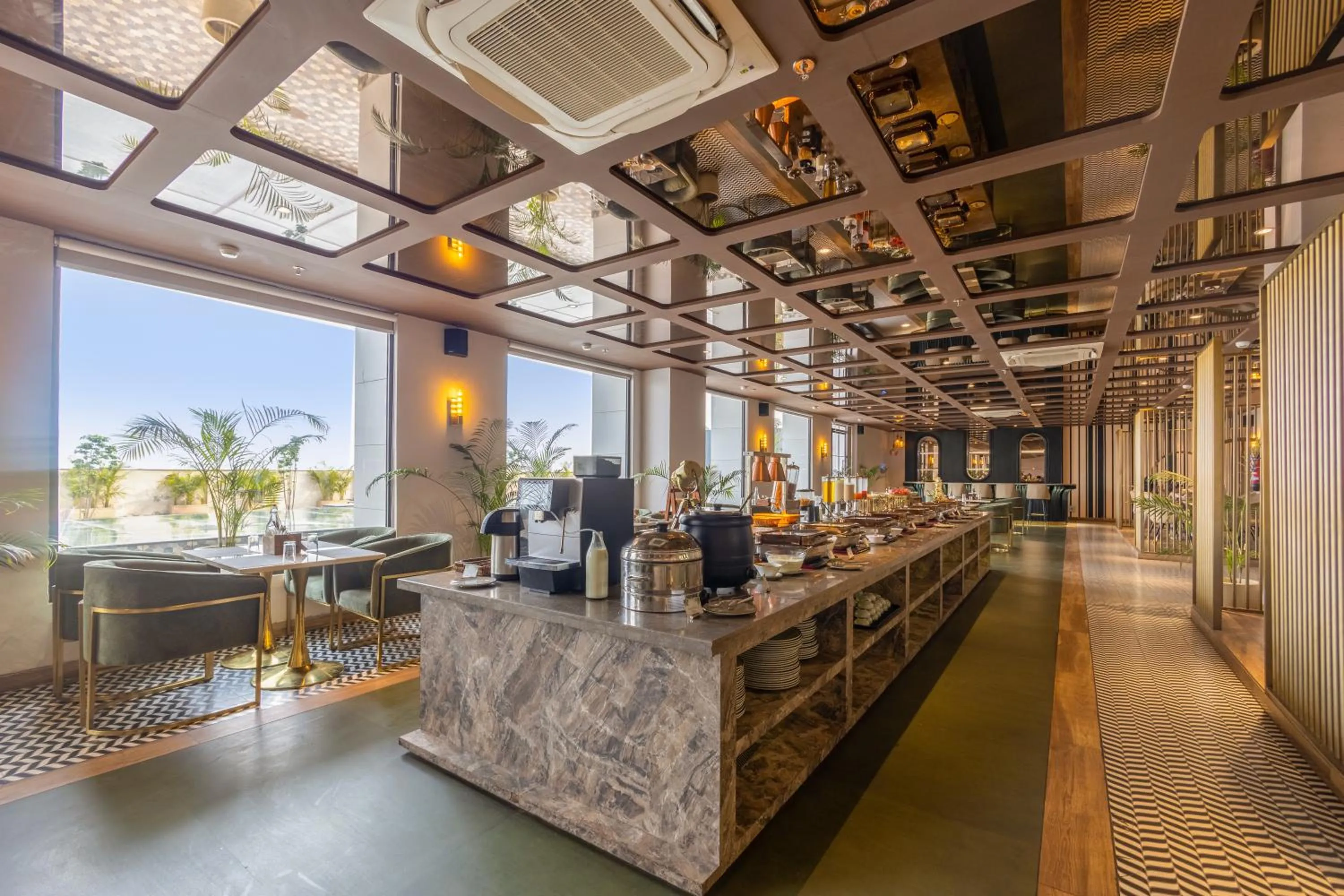 Restaurant/places to eat in Saltstayz Premier Suite Chandigarh Mohali