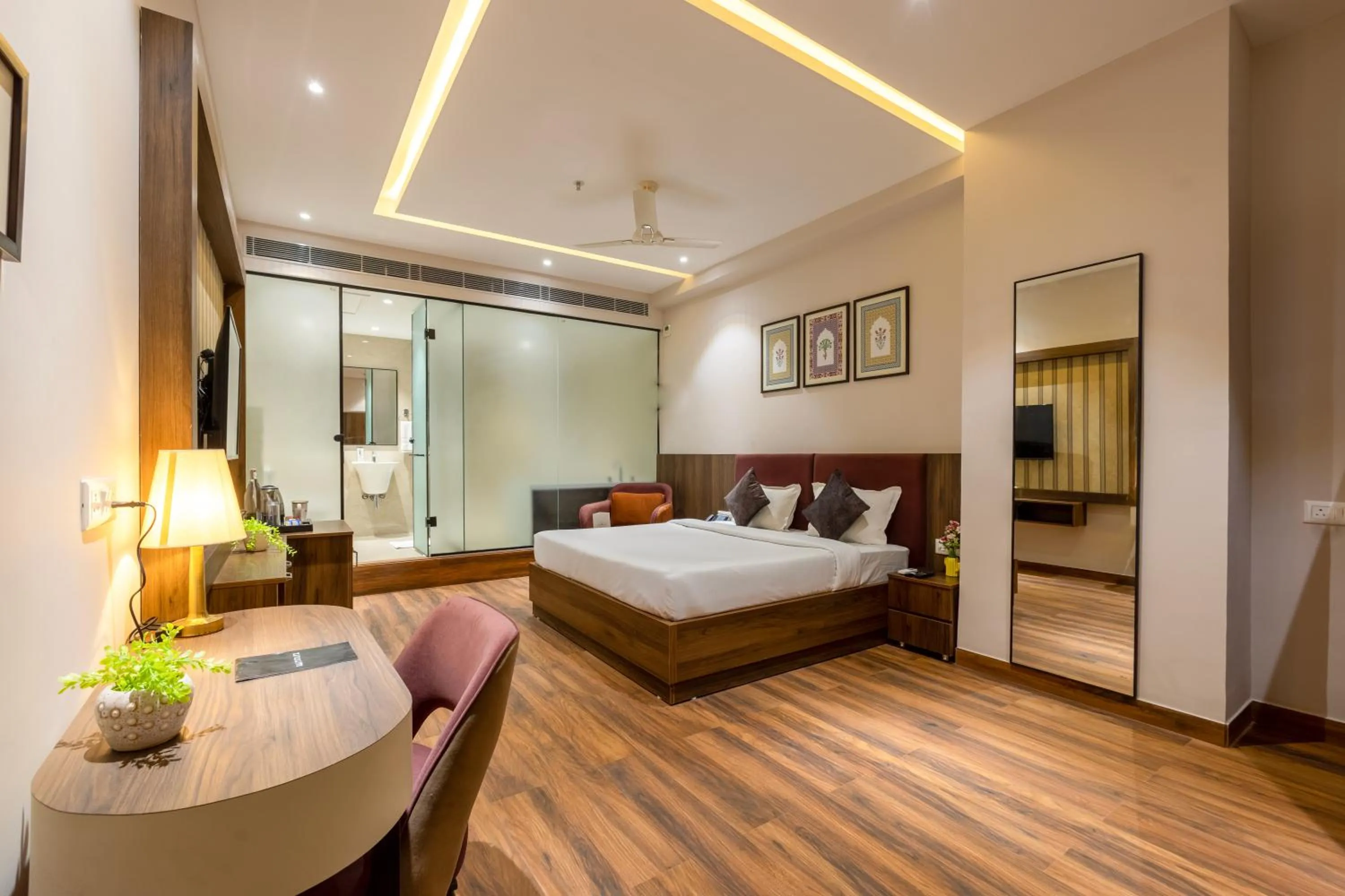 Bed in Saltstayz Premier Suite Chandigarh Mohali