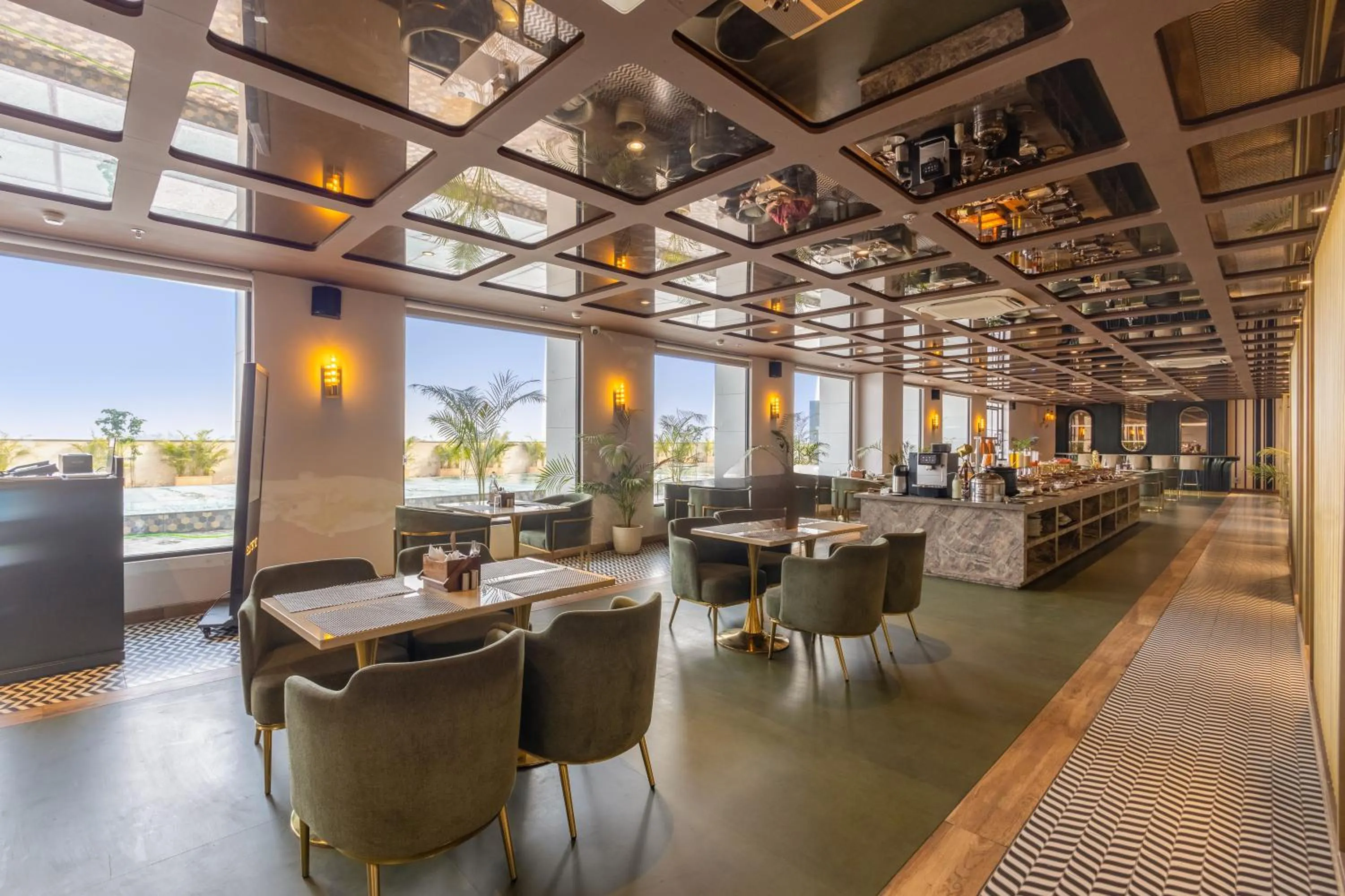 Restaurant/places to eat in Saltstayz Premier Suite Chandigarh Mohali