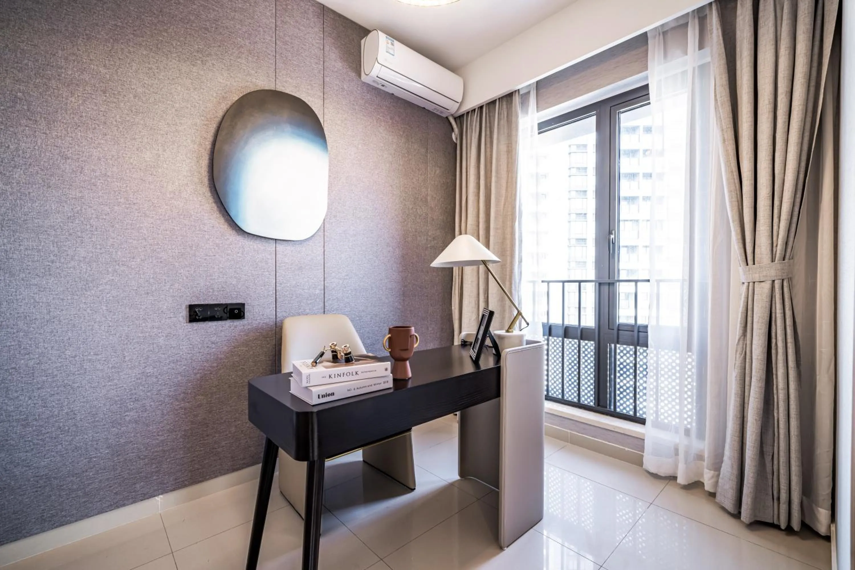 Seating area, Bed in Kingkey Shuibei International Apartment Hotel