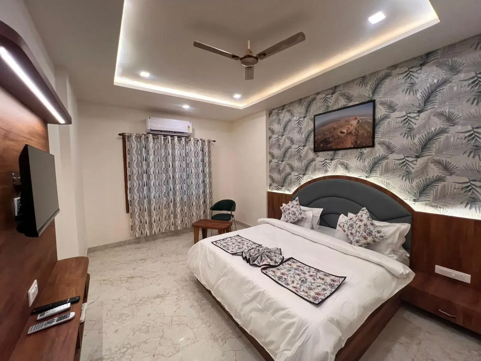 Deluxe King Room in Hotel Holy Pushkar by DIV Hospitality Deluxe King Room in Hotel Holy Pushkar by DIV Hospitality