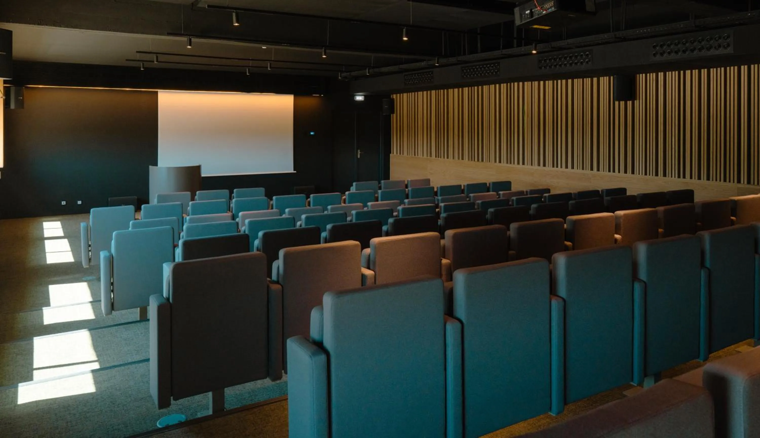 Meeting/conference room in Hotel Acta Moa