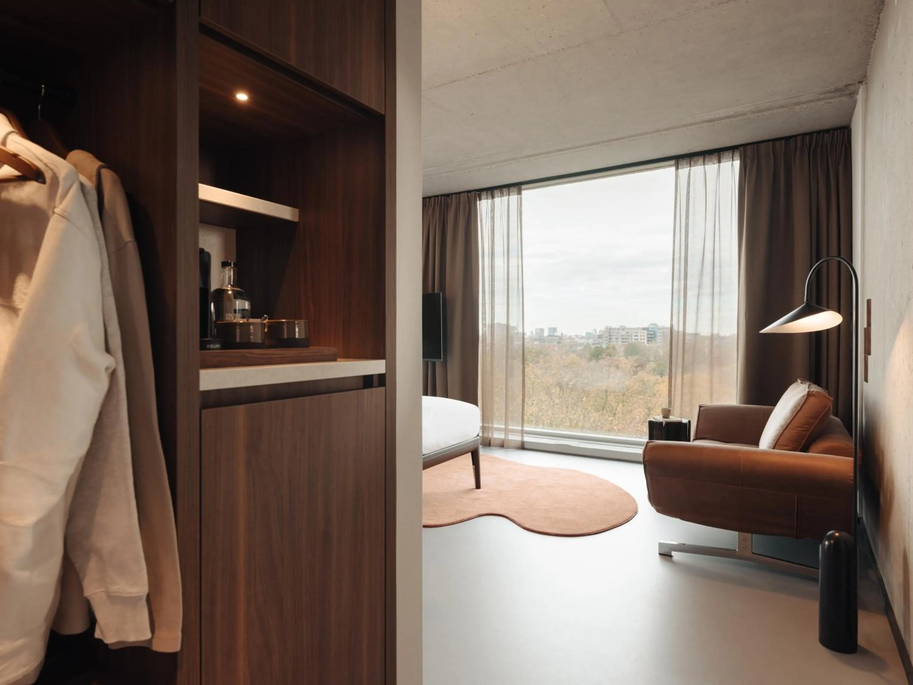 Coffee/tea facilities, Bed in Hotel V Oosterpark