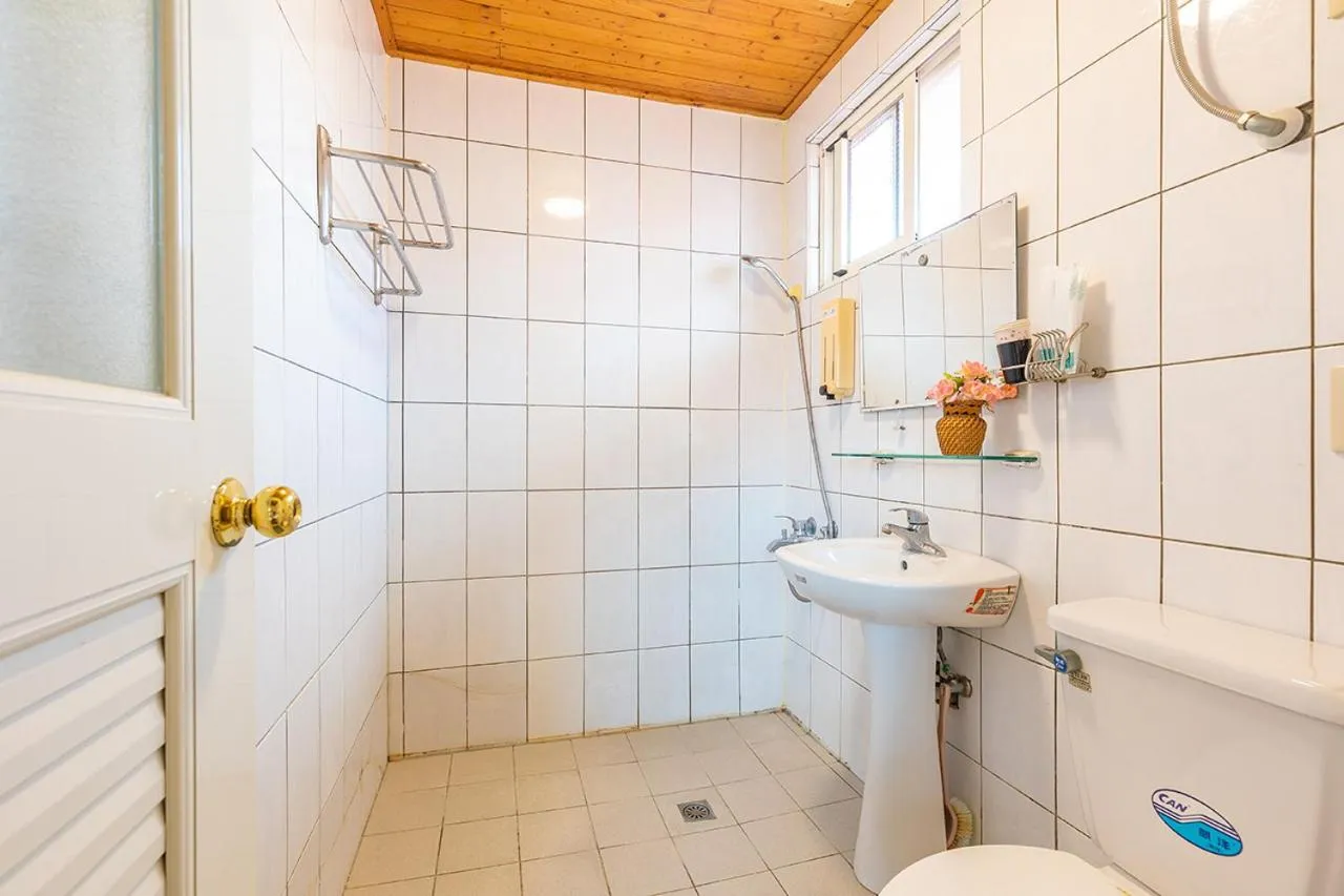 Shower in Yishin Garden B&B
