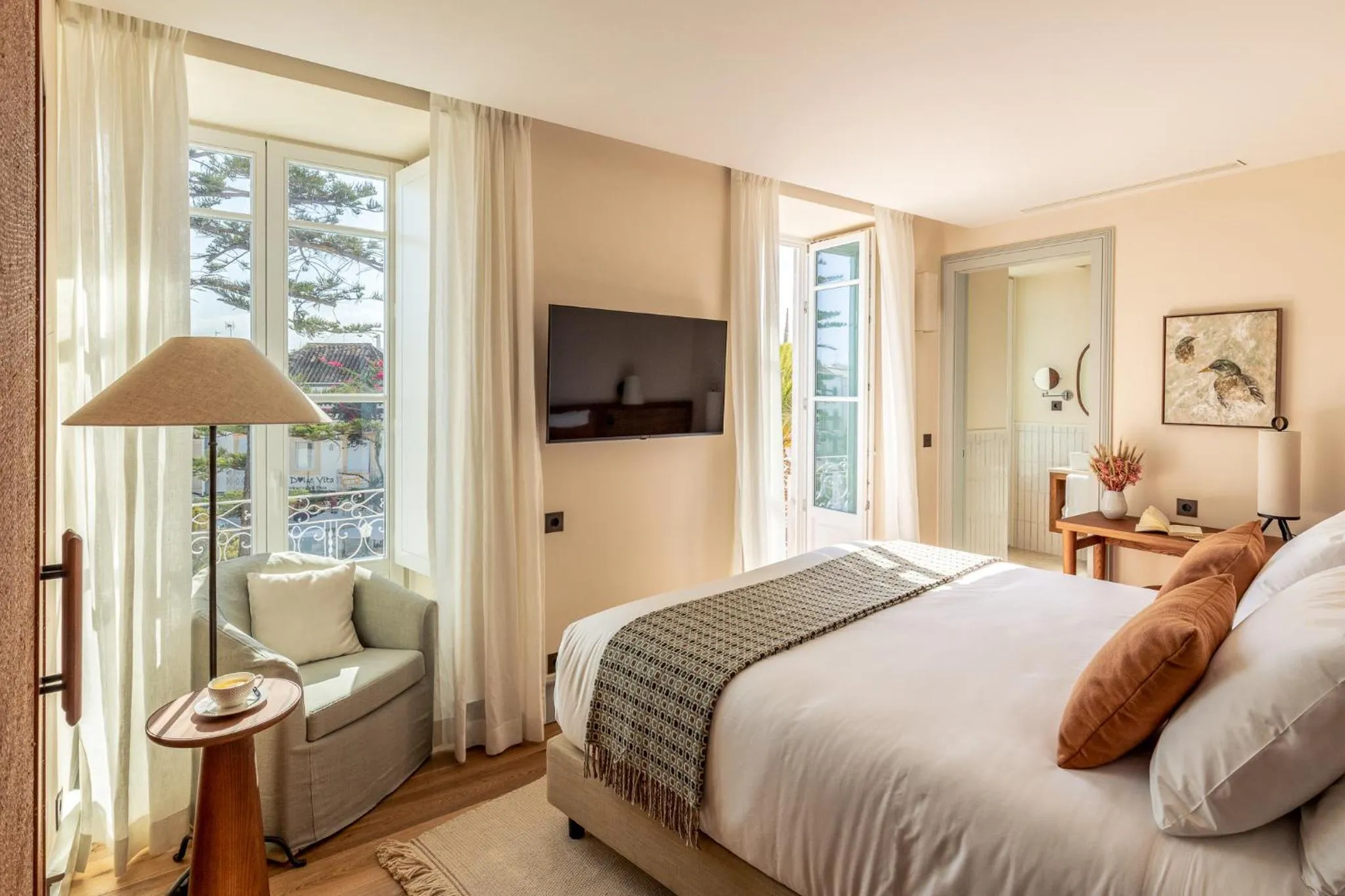 Bed in Palácio de Tavira, a Small Luxury Hotel of the World