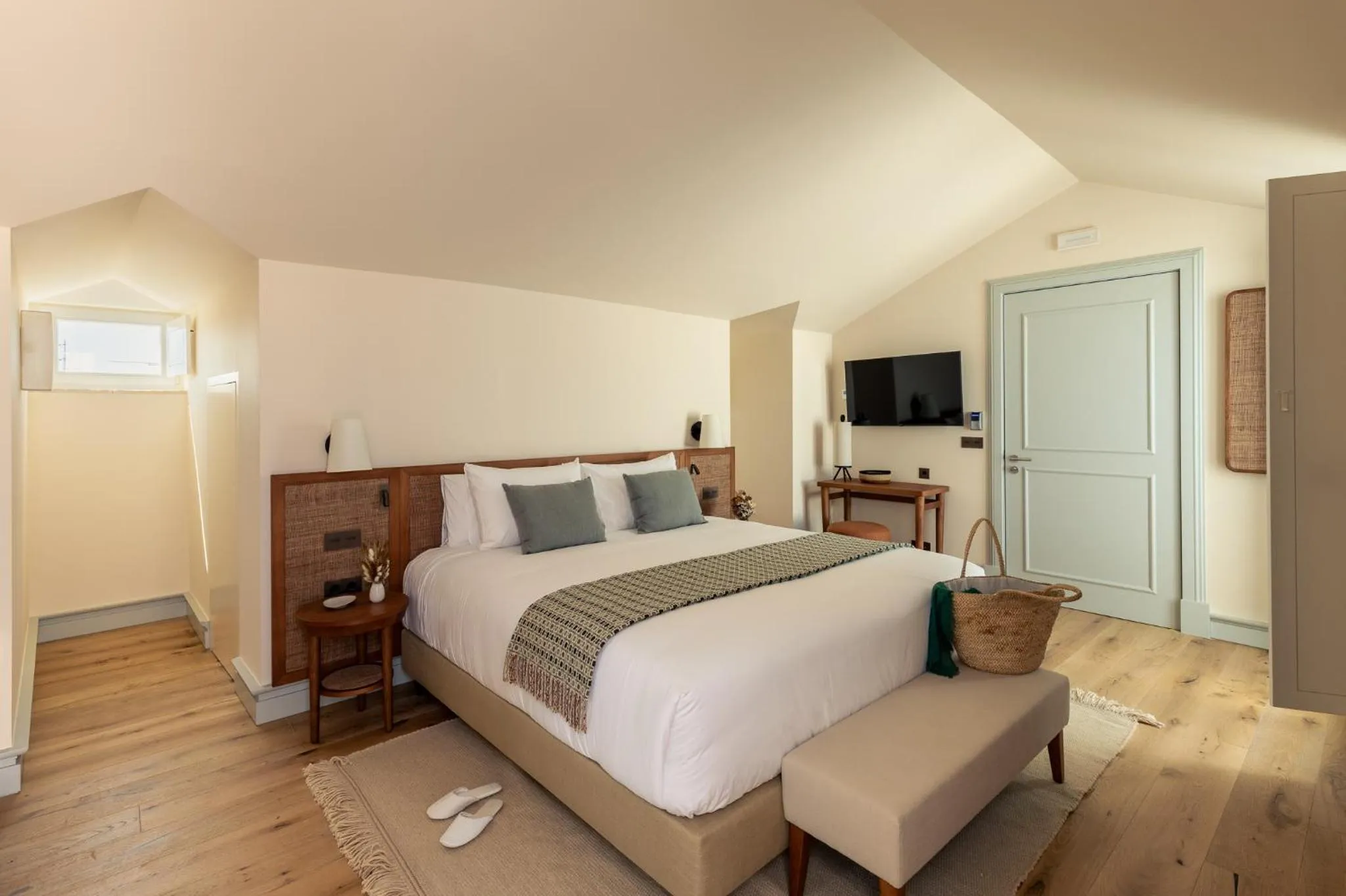 Bed in Palácio de Tavira, a Small Luxury Hotel of the World