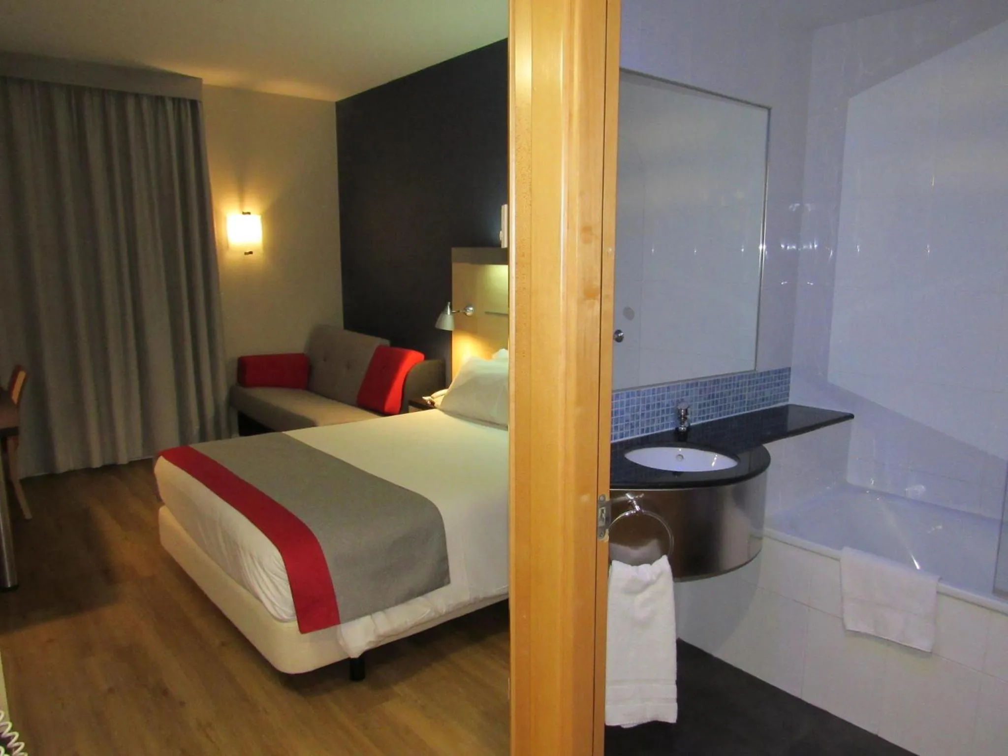 Photo of the whole room, Bed in Holiday Inn Express Madrid-Getafe by IHG