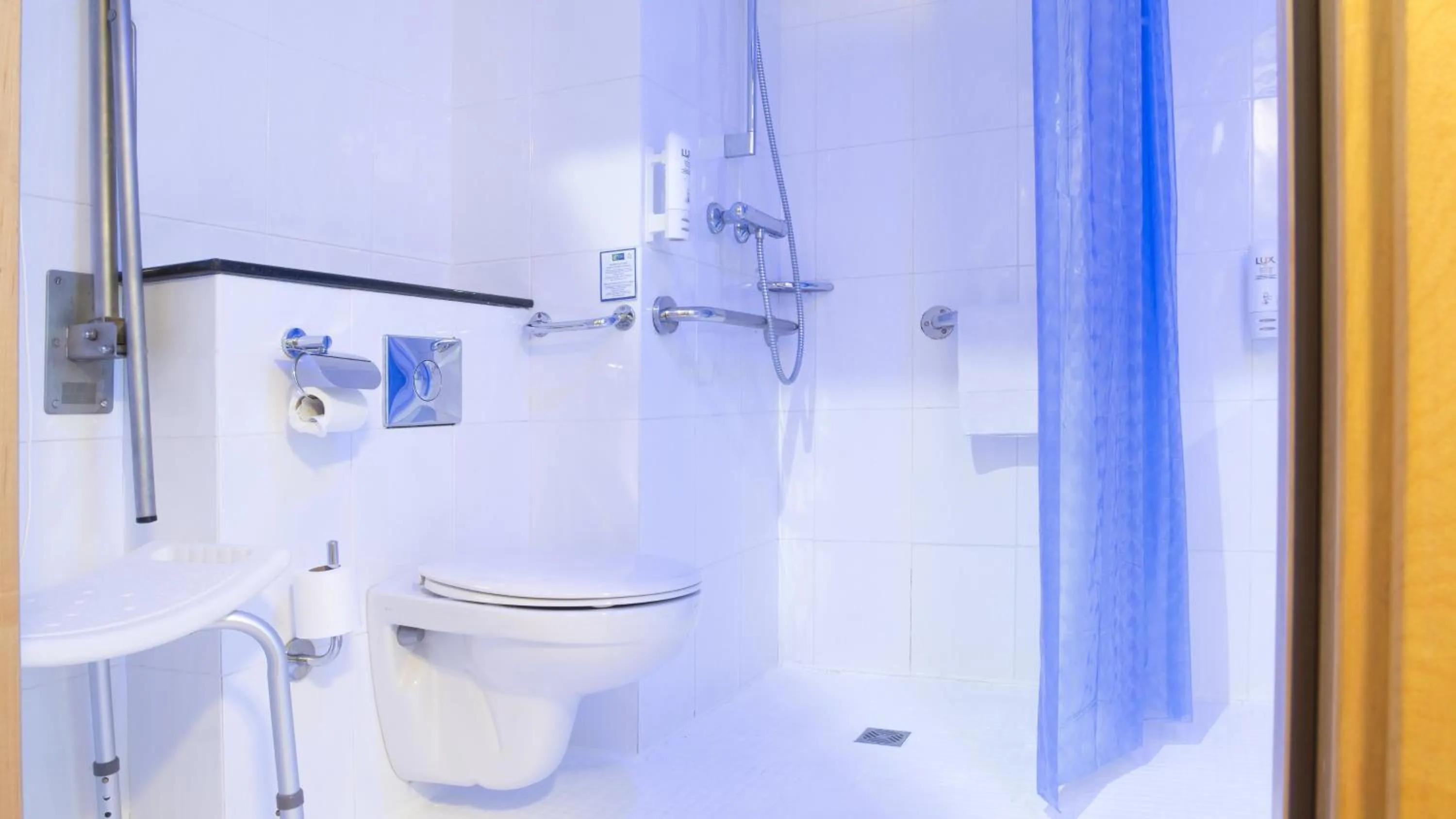 Bathroom in Holiday Inn Express Madrid-Getafe by IHG