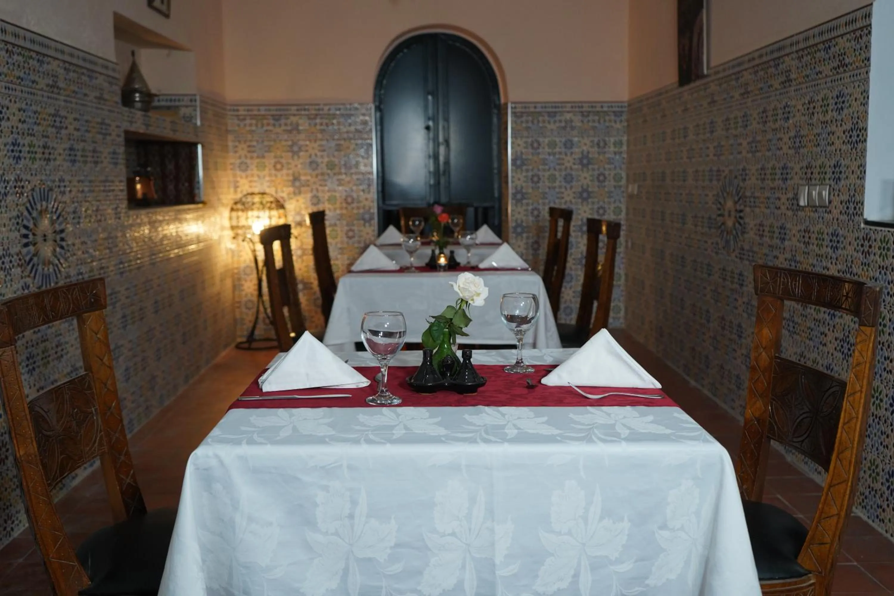Restaurant/places to eat in Riad Mounir