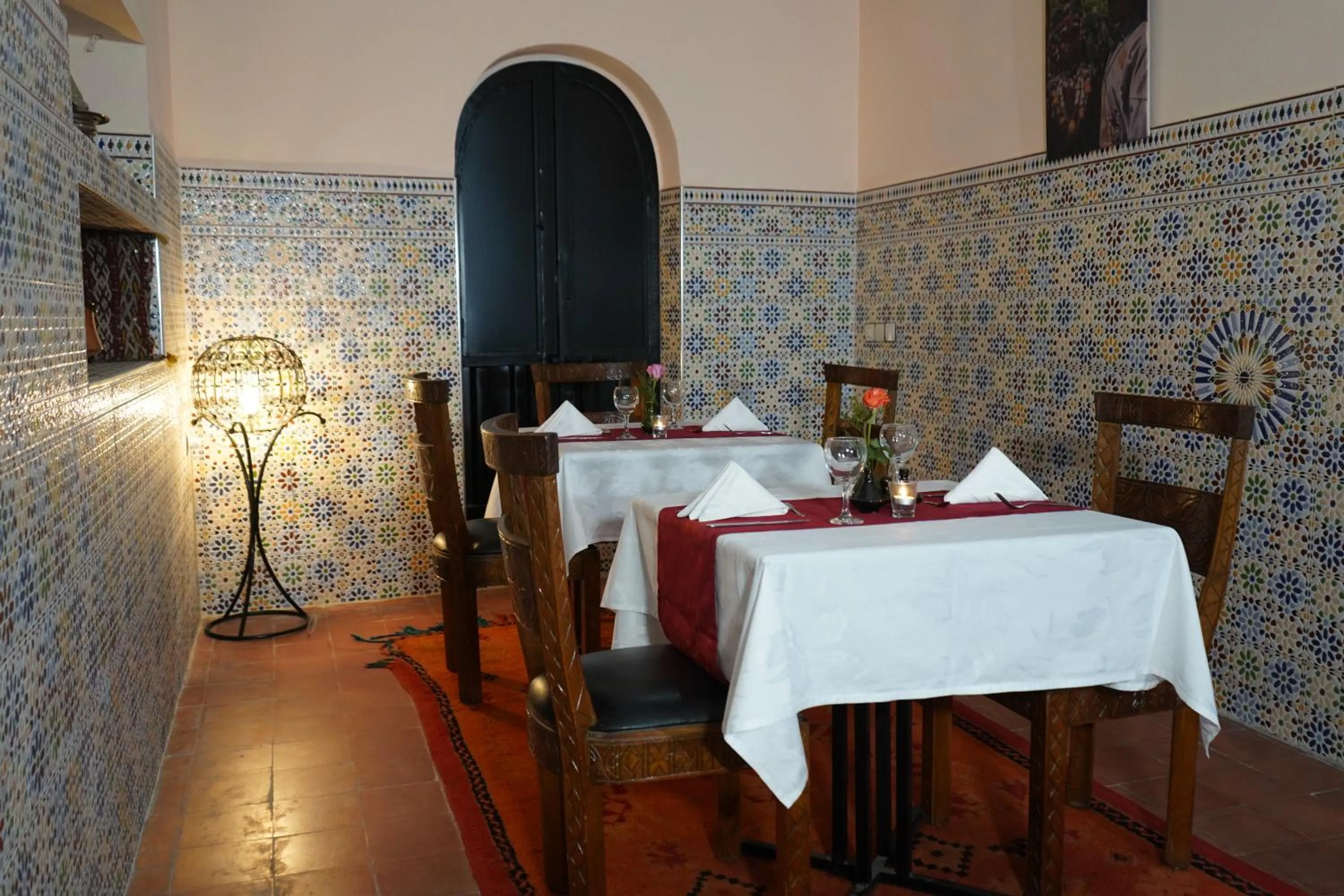 Restaurant/places to eat in Riad Mounir