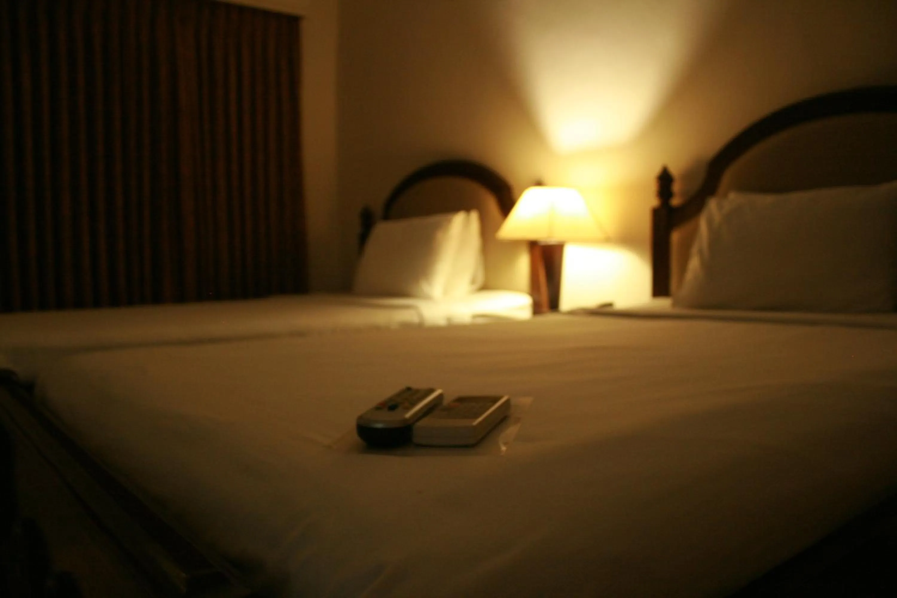 Shower, Bed in Hotel Ornate