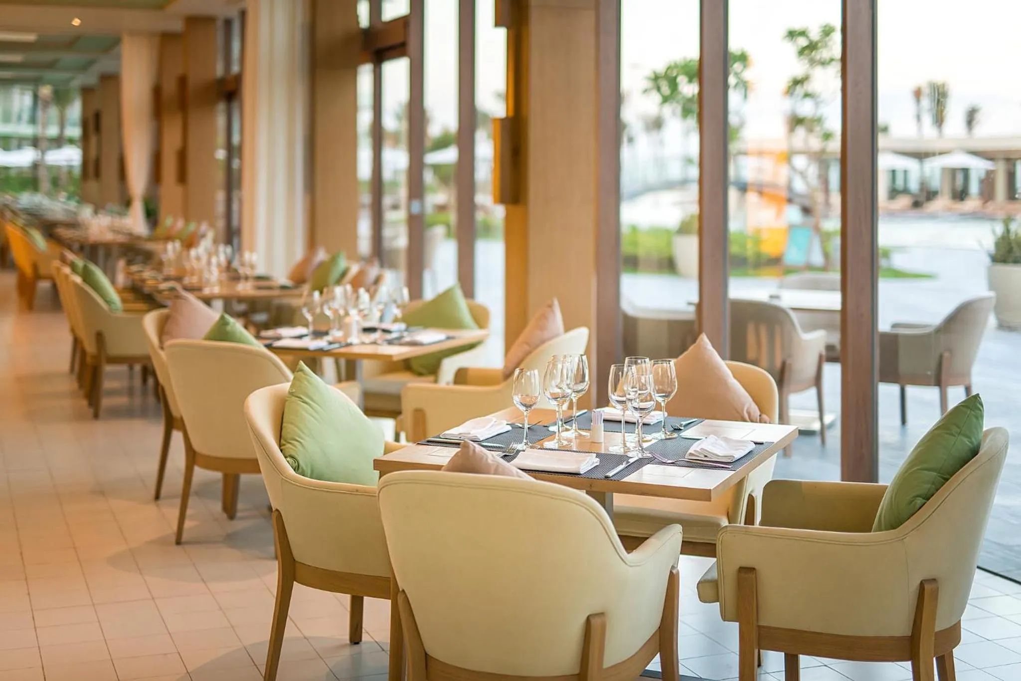 Restaurant/places to eat in FLC Luxury Hotel Samson