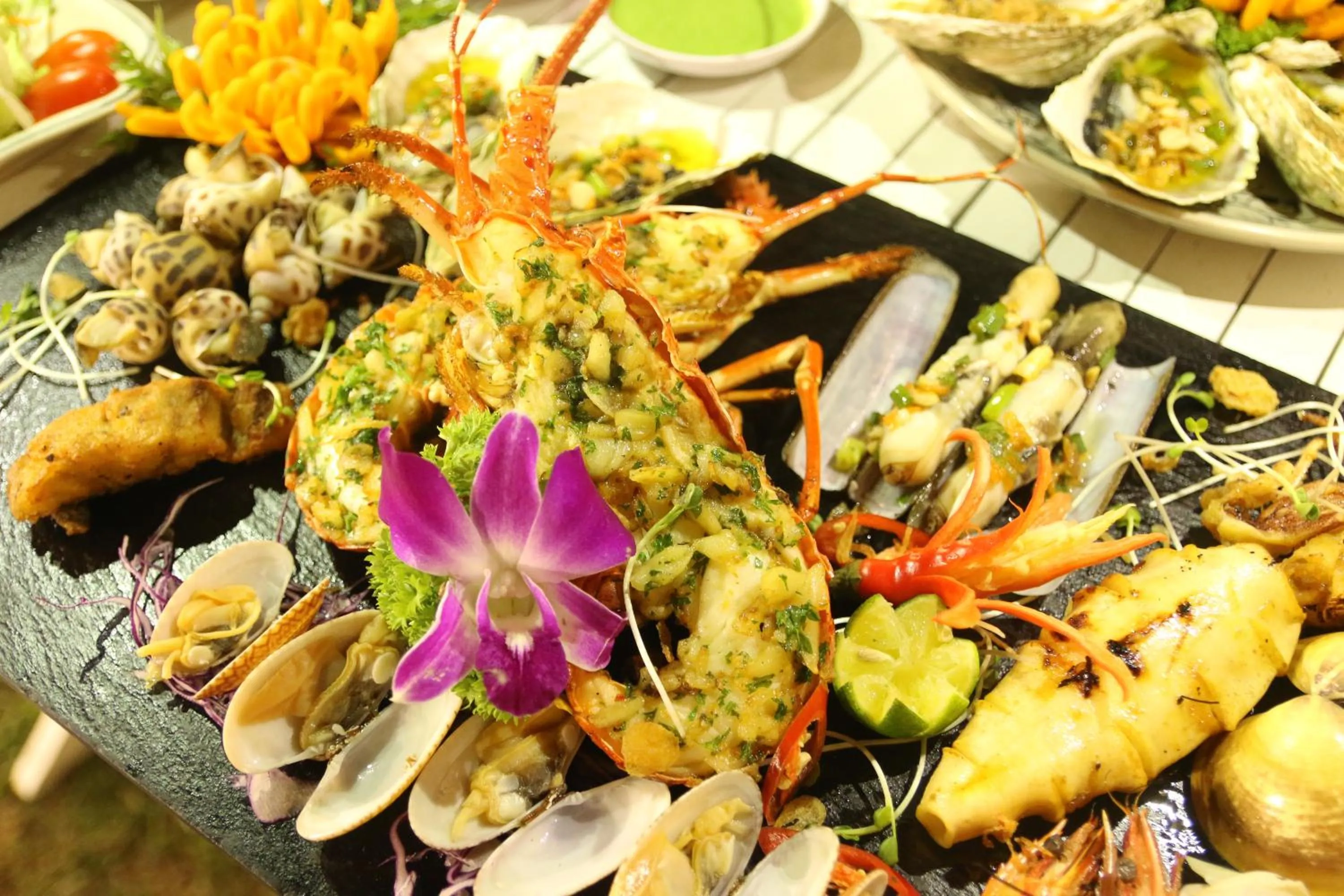 Restaurant/places to eat in FLC Luxury Hotel Samson