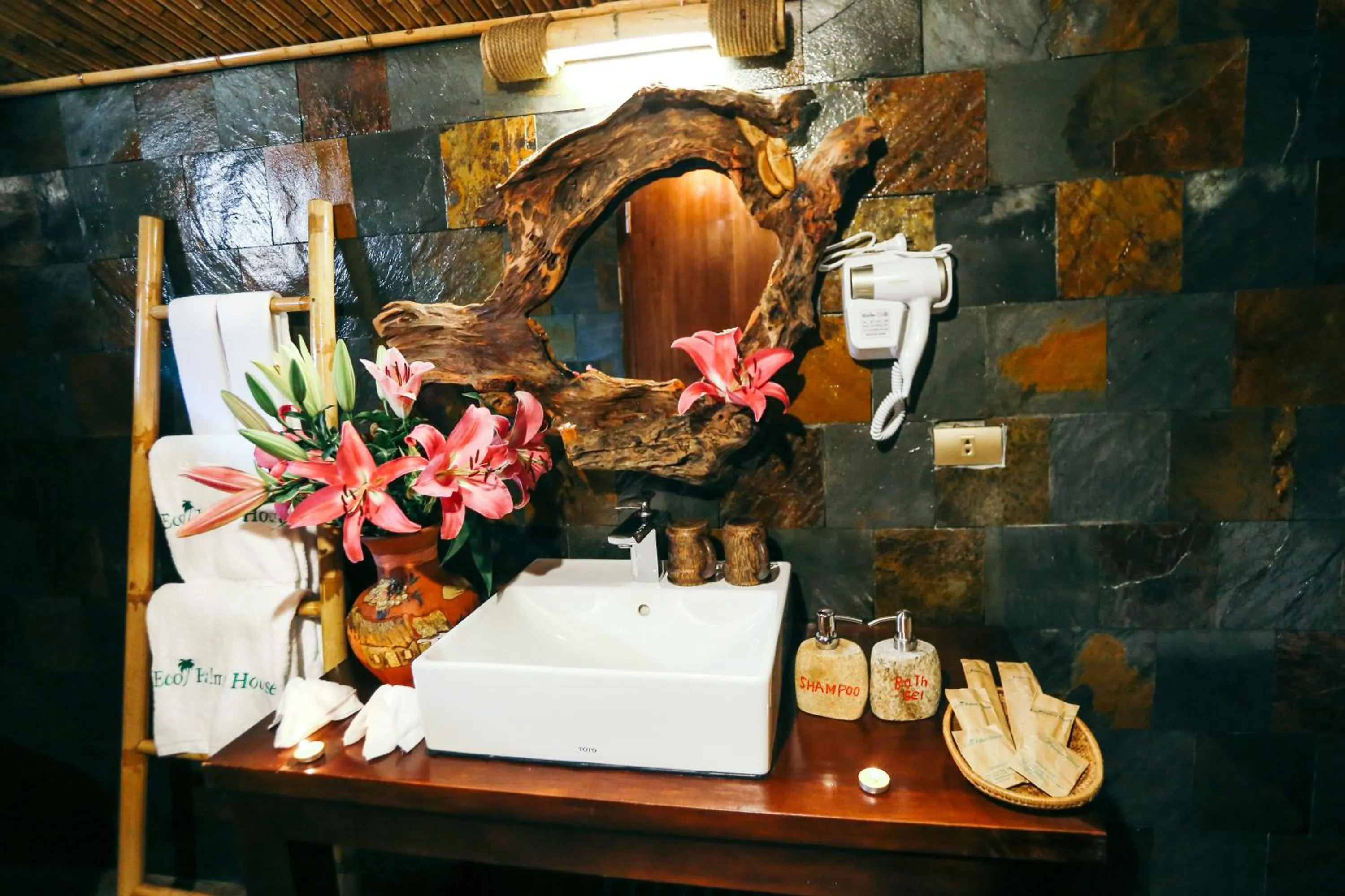 Bathroom in Eco Palms House - Sapa Retreat