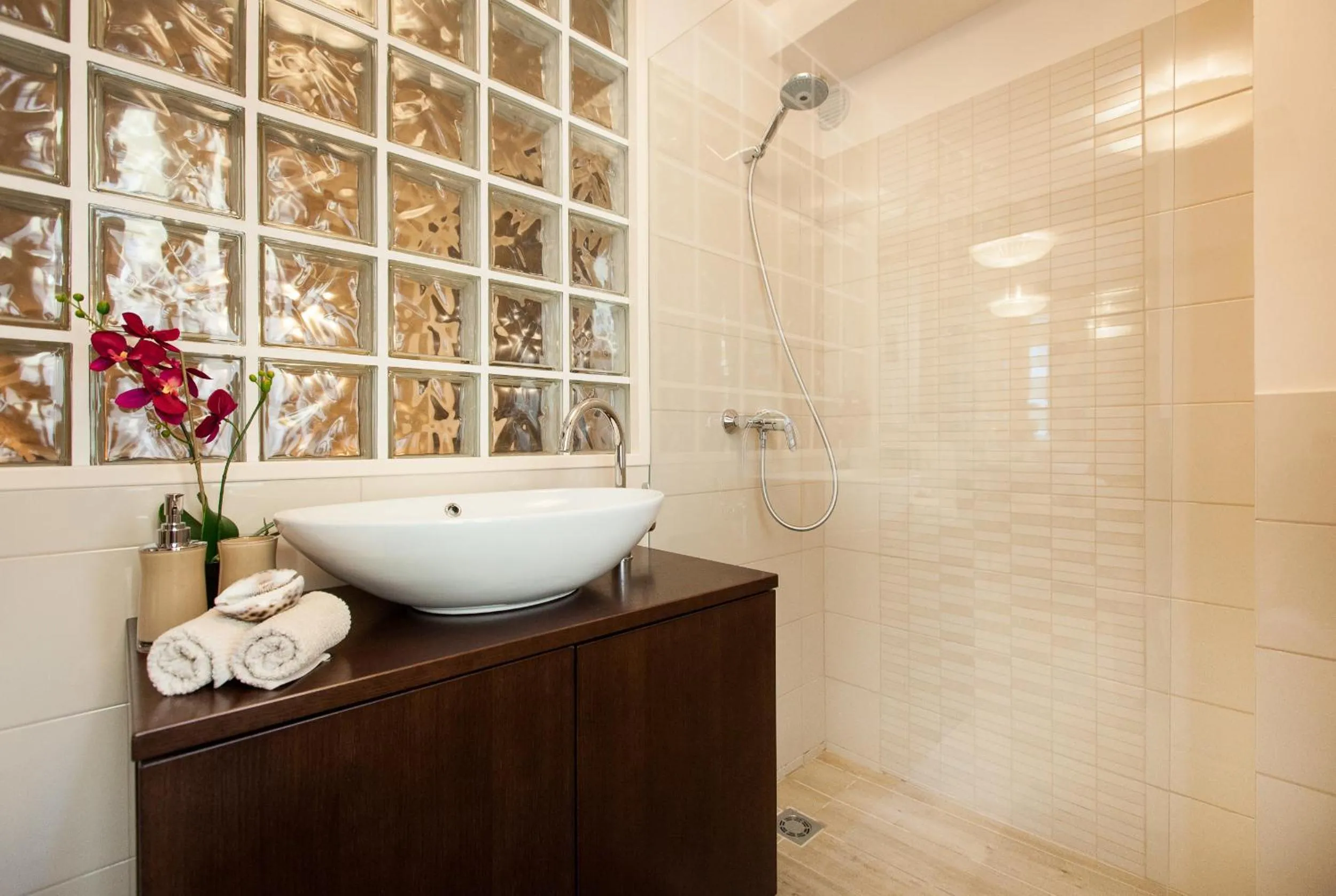 Shower in Apartments Villa Bianca