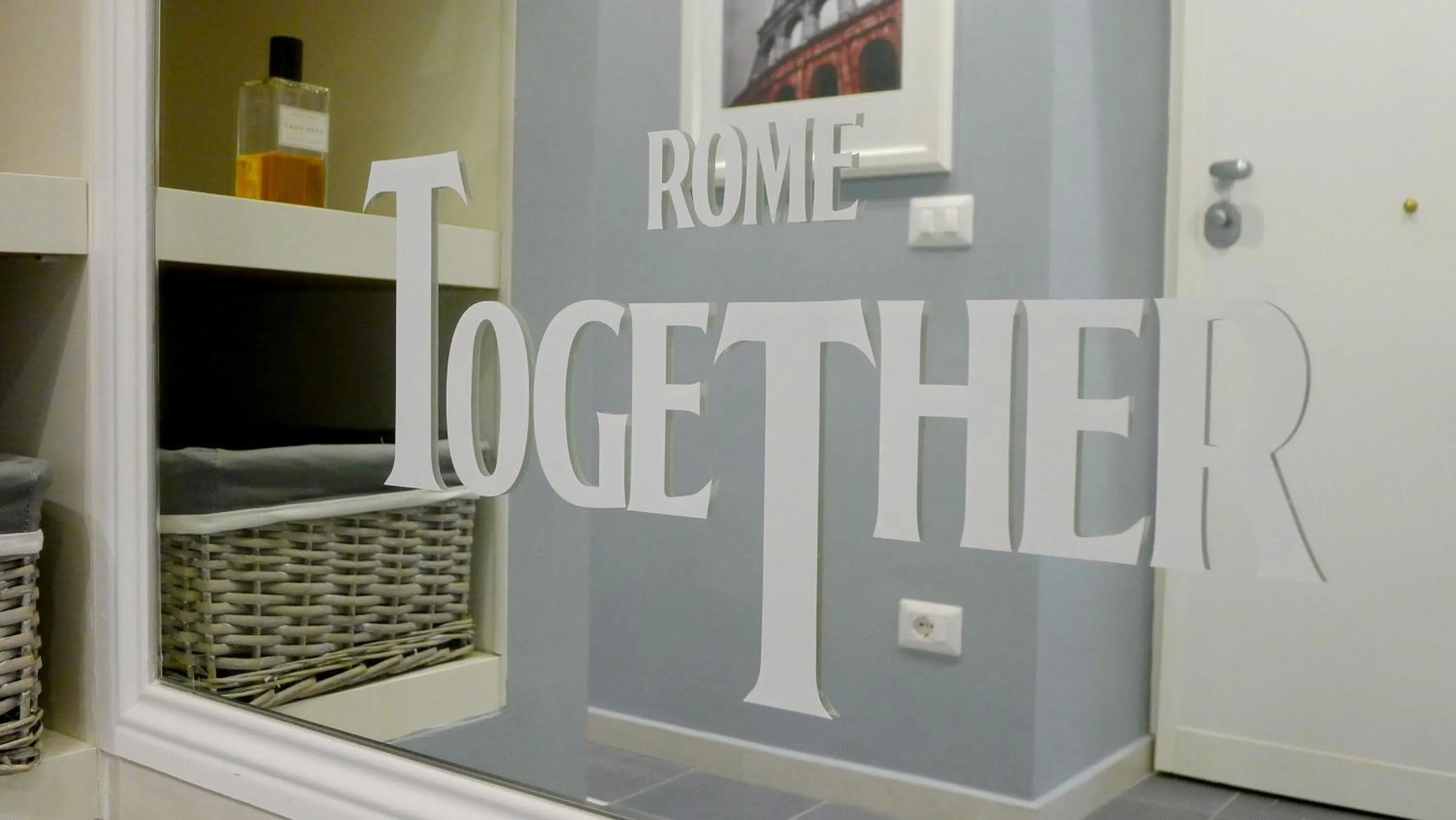 Logo/Certificate/Sign in Rome Together Guest House