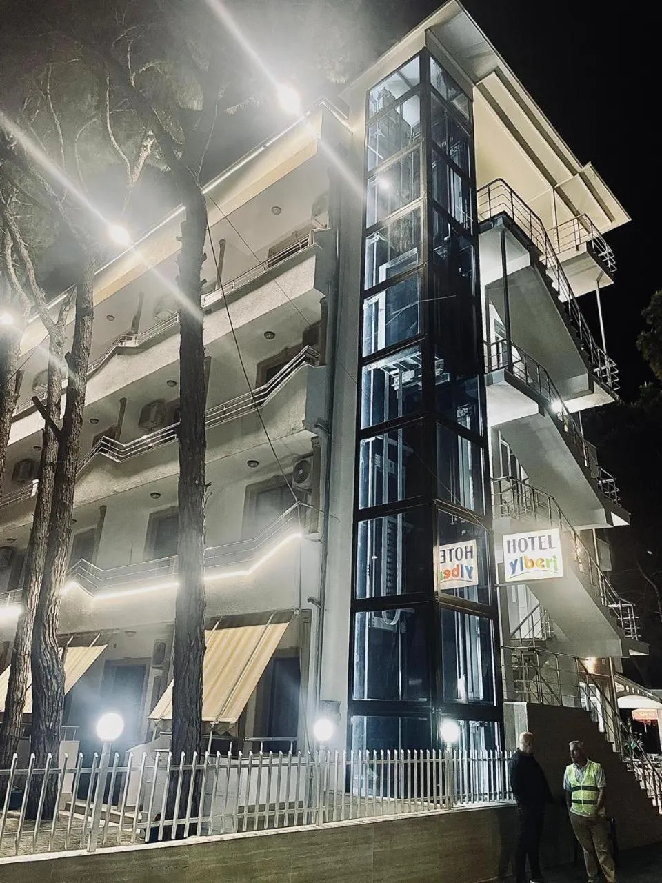 Night in Hotel Ylberi