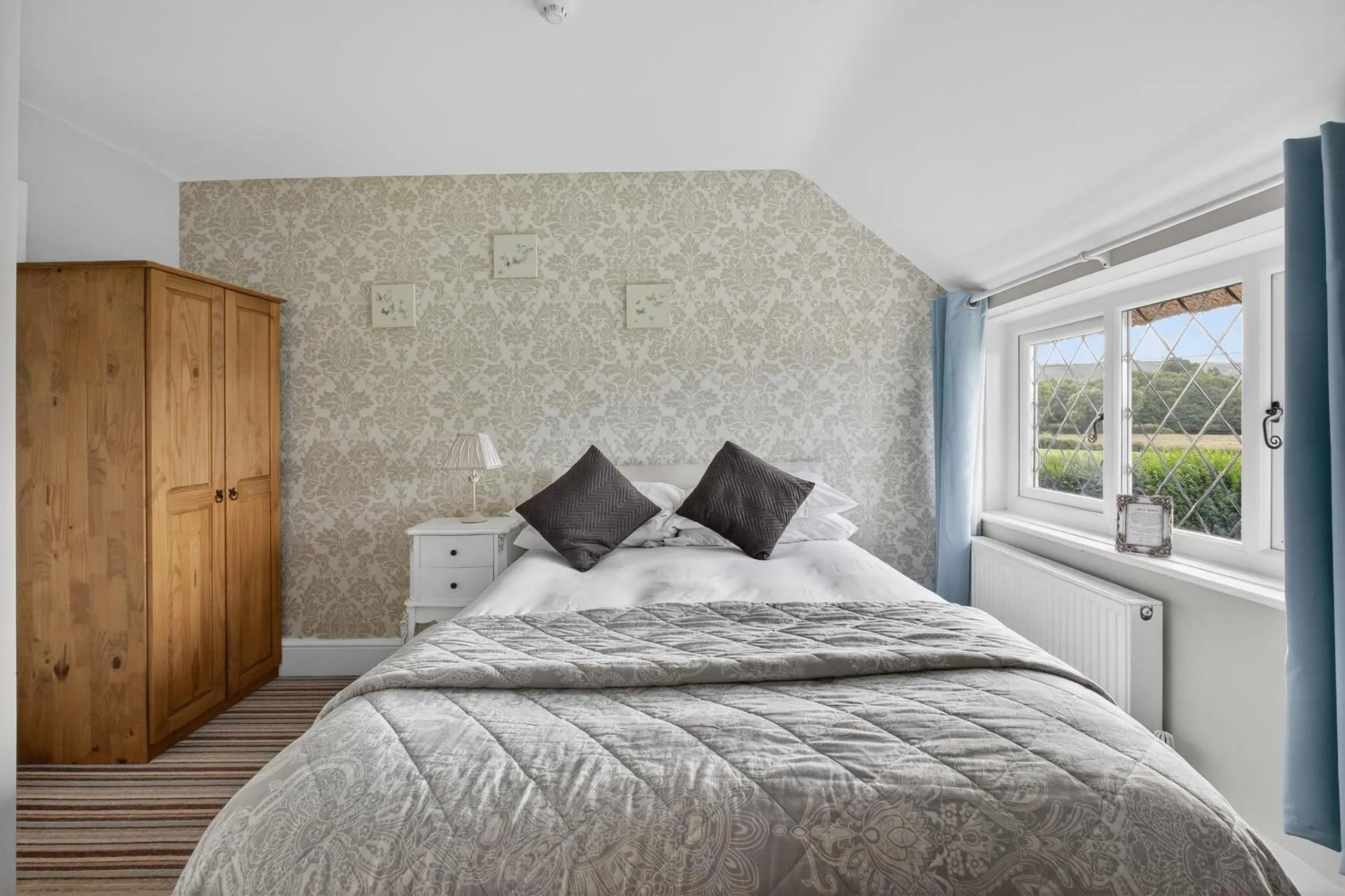 Bed in Greyhound Country Inn