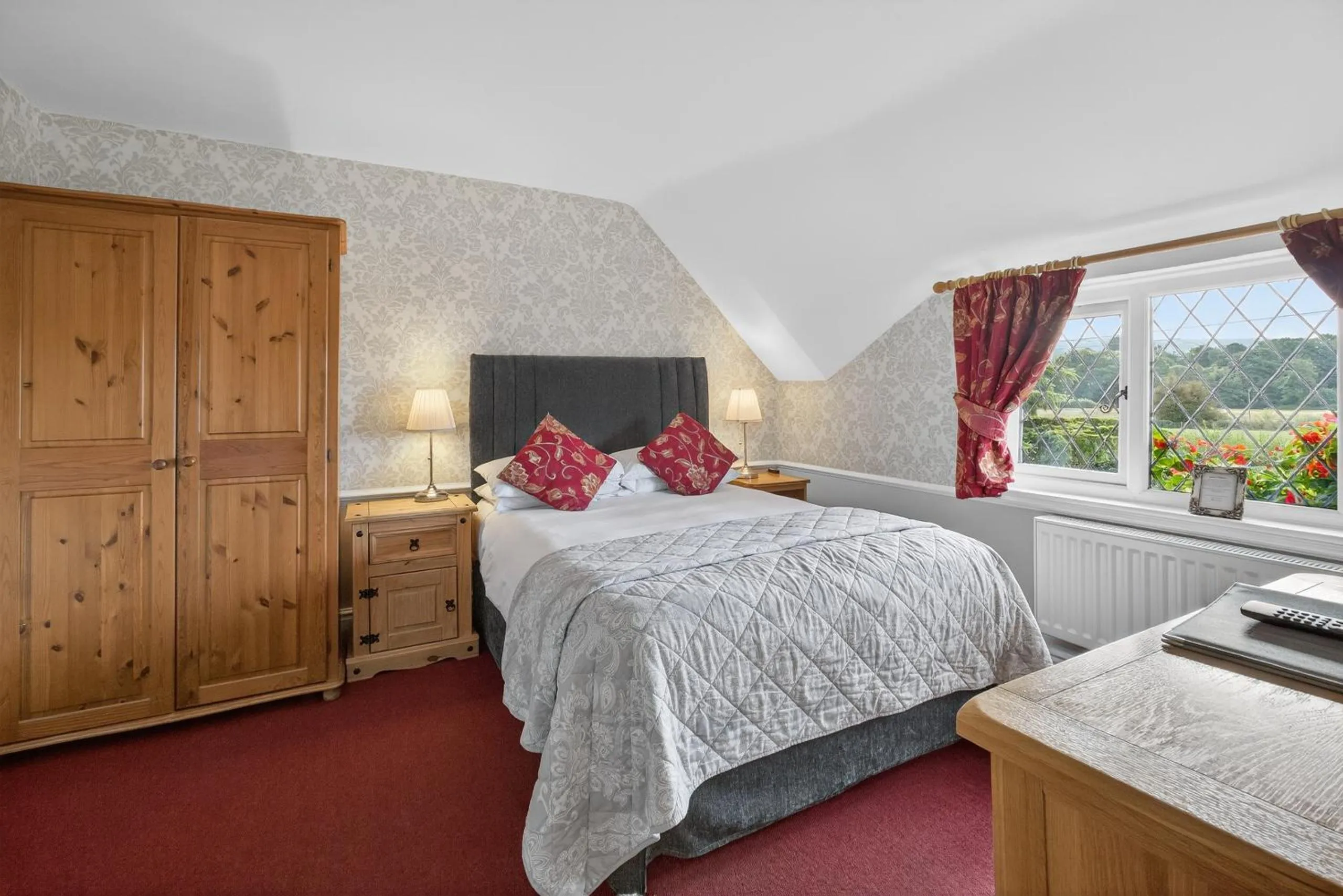 Property building, Bed in Greyhound Country Inn