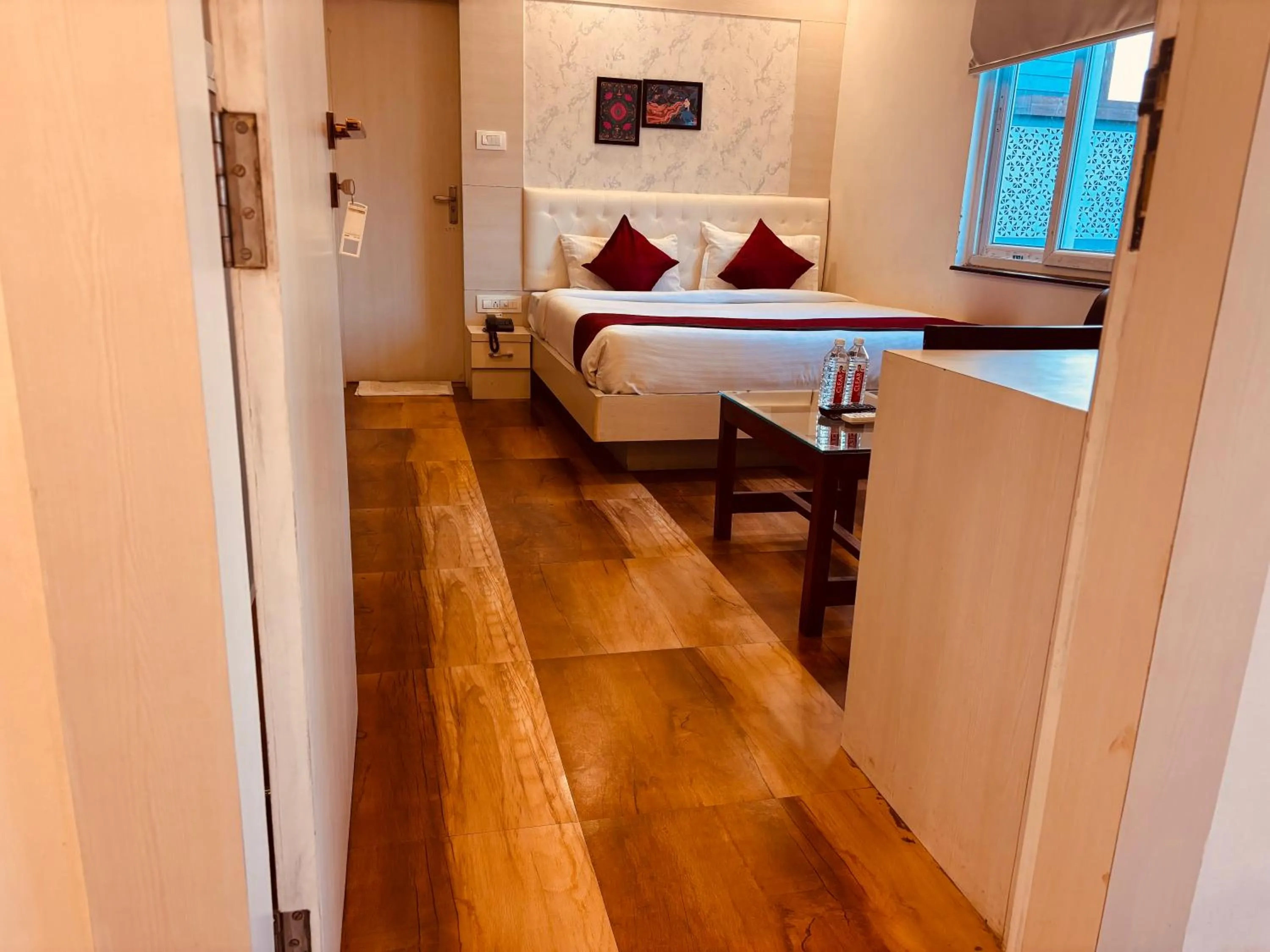 Bedroom, Bed in Hotel Chariot Inn