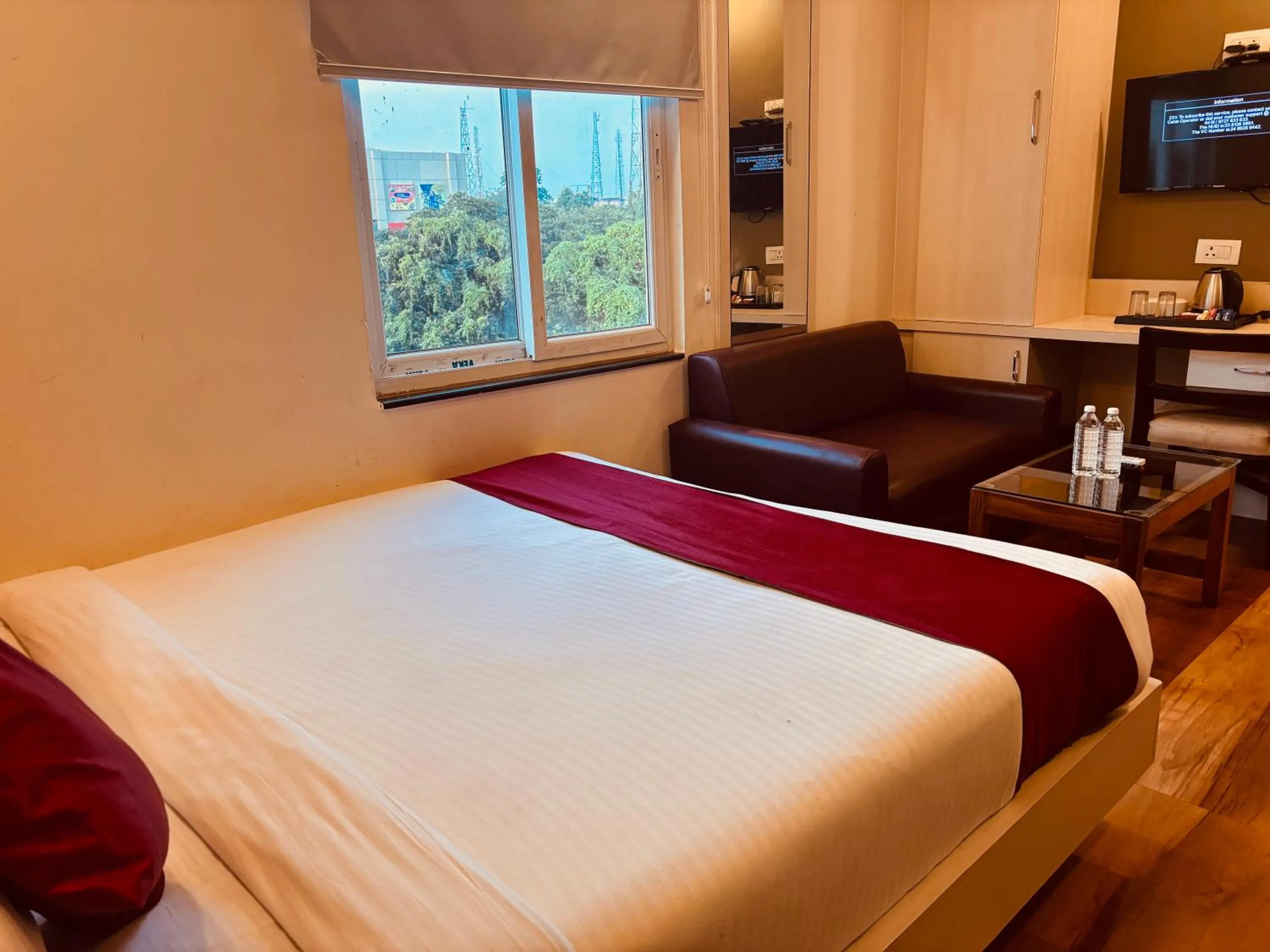 Photo of the whole room, Bed in Hotel Chariot Inn